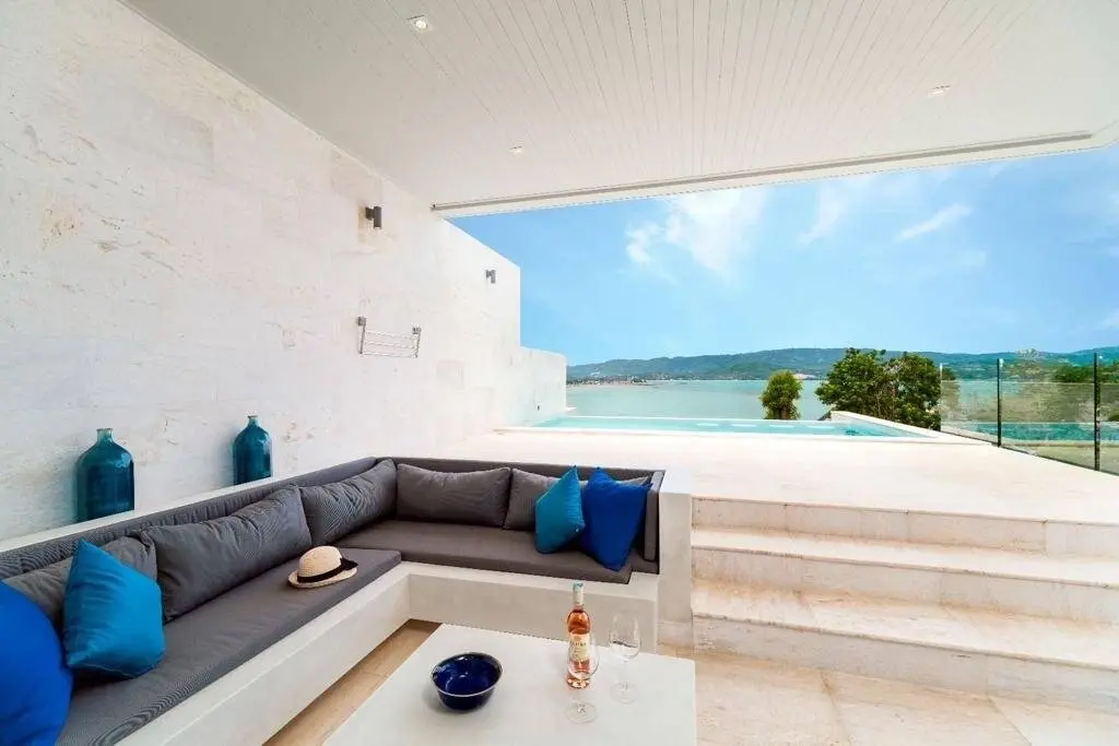 
    Beachside 4-Bed Duplex Villa with Sunset View
  