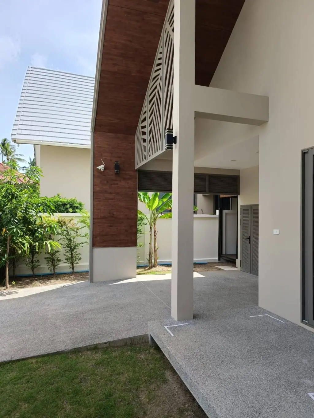 
    Contemporary 2-Storey 4BR Villa in Chaweng, Ko Samui
  