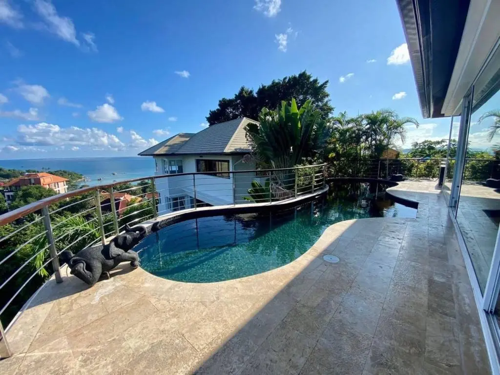 
    Luxurious 4 Bedroom Pool Villa in Lamai, Ko Samui
  