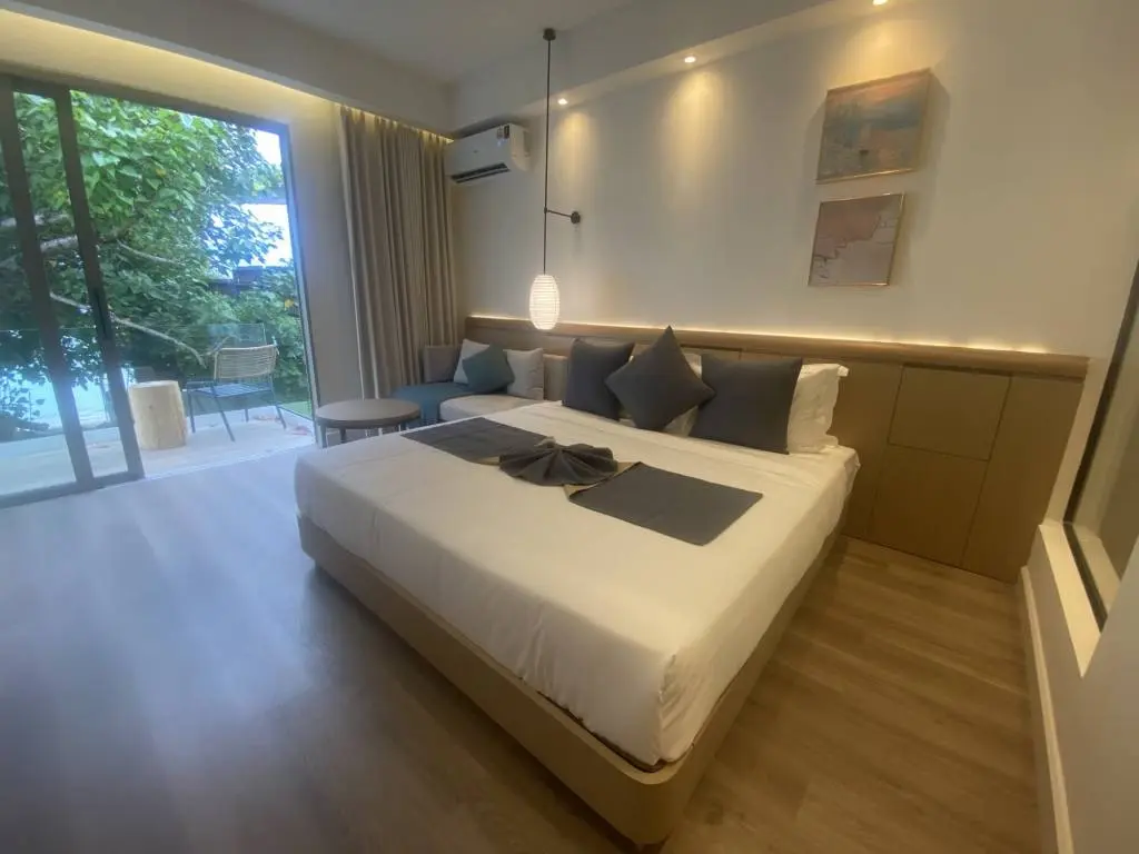 
    31.05 SQM Luxury studio Beachfront Condo Freehold Ownership in Bangrak
  