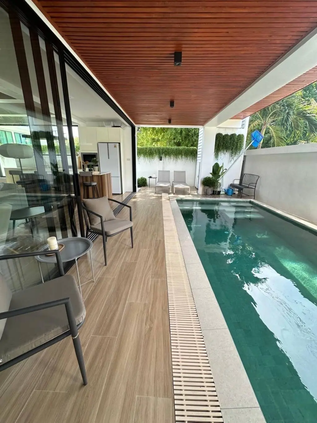 
    Luxurious Fully Furnished Villa in Plai Laem, Ko Samui
  