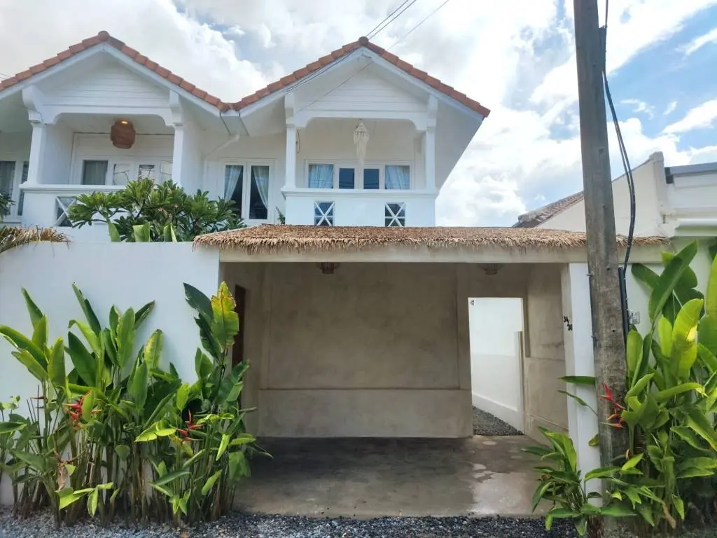 
    Stunning 3 Bedroom Villa with Pool in Bangrak, Ko Samui
  