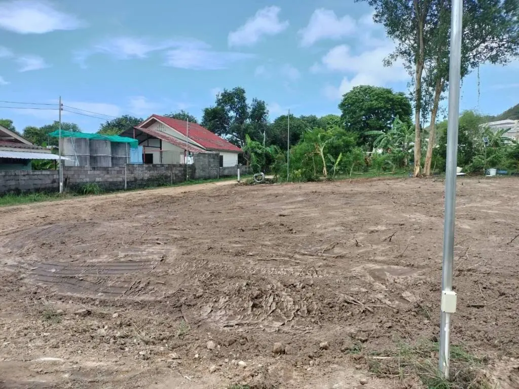 
    400 Sqm of Affordable Freehold Land for Sale in Bangrak, Ko Samui
  