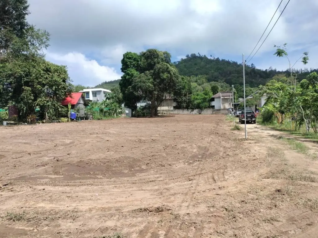 
    400 Sqm of Affordable Freehold Land for Sale in Bangrak, Ko Samui
  