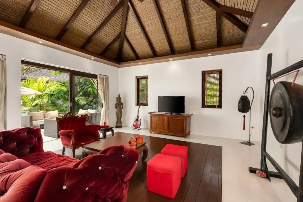 
    Luxury Bali Style Villa in Chaweng Noi
  