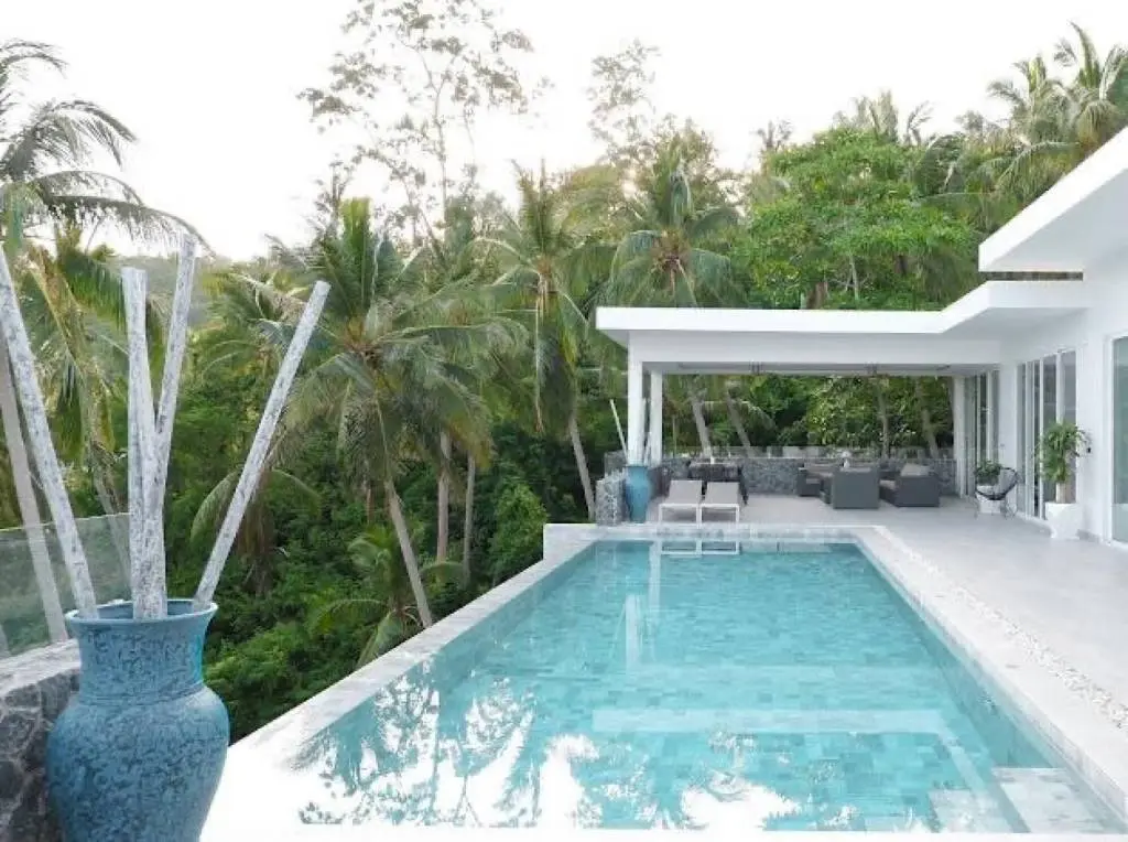 
    Luxurious 4/5-Bedroom Villa with Infinity Pool in Ko Samui
  