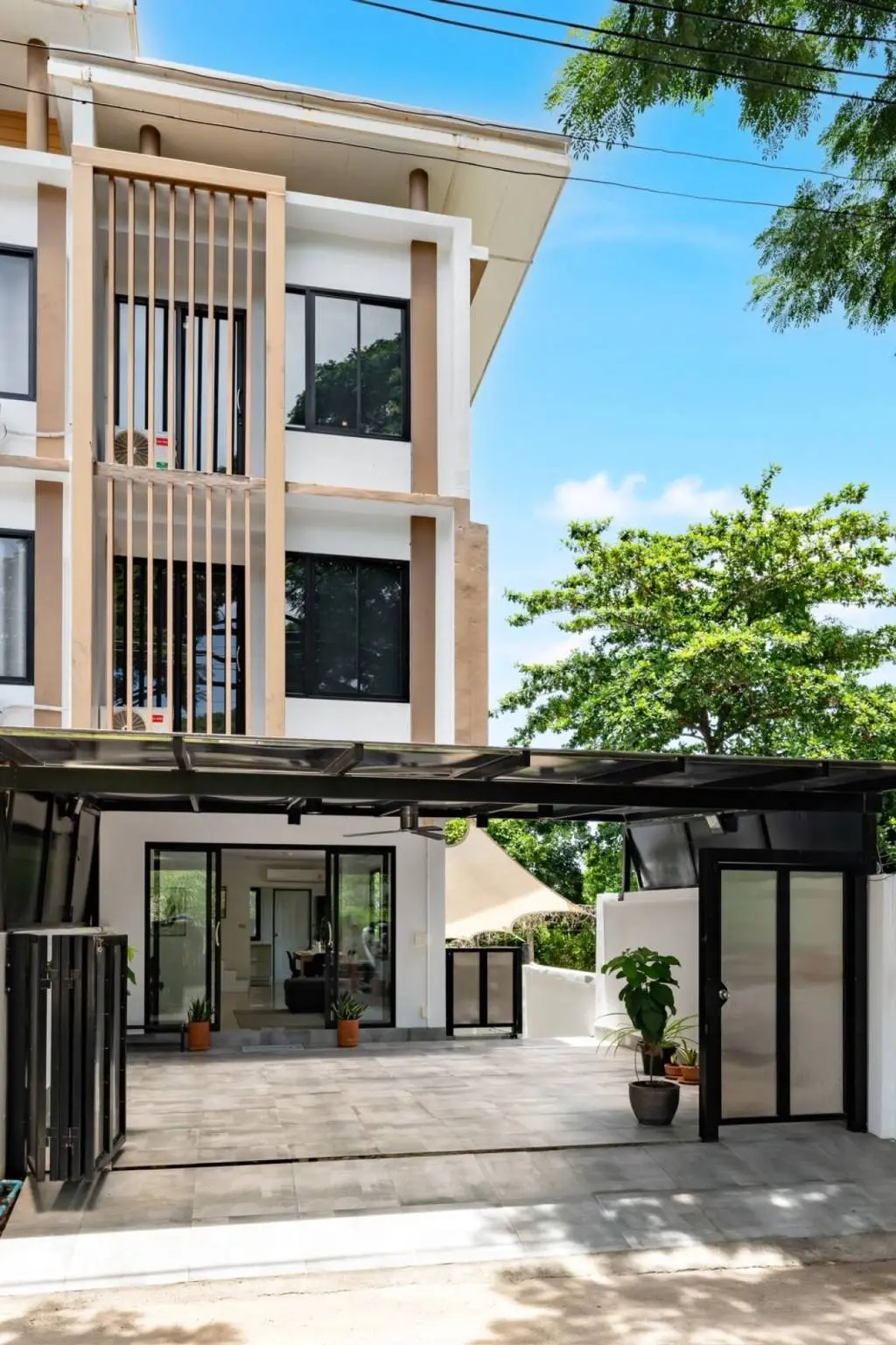 
    4 bed Elegant Townhouse in Bo Phut Ko Samui
  