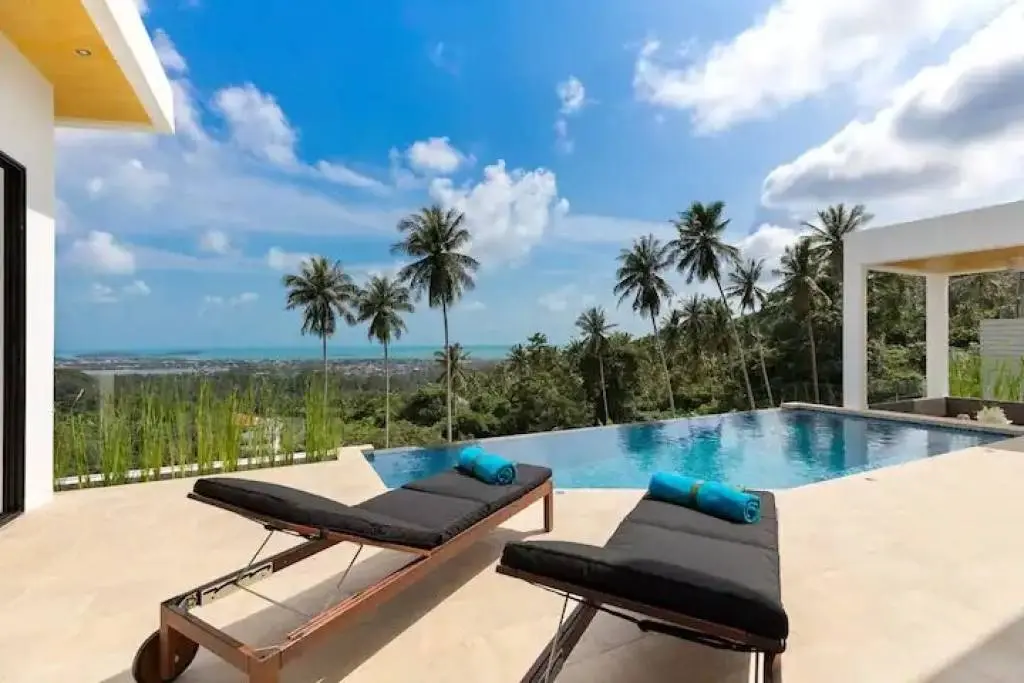 
    Amazing Sea View Villa in Chaweng Hill
  