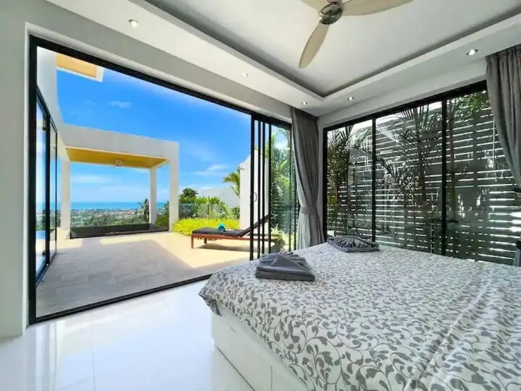 
    Amazing Sea View Villa in Chaweng Hill
  