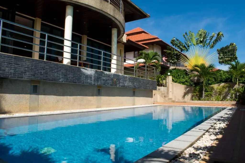 
    Stunning 4 bed 4 bath in Thongson bay
  