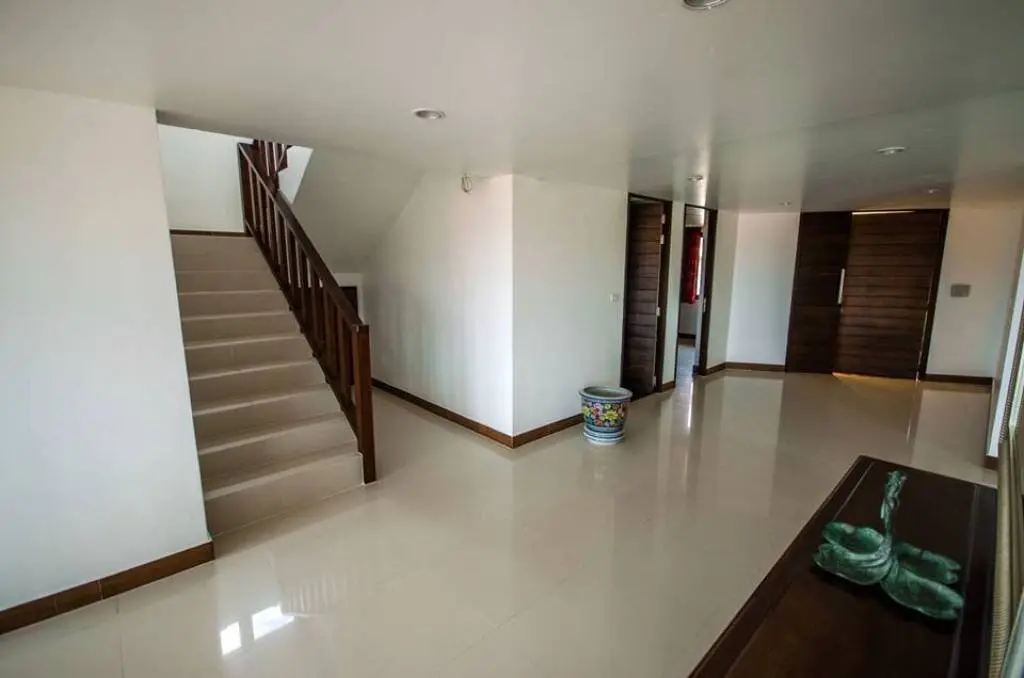 
    Stunning 4 bed 4 bath in Thongson bay
  