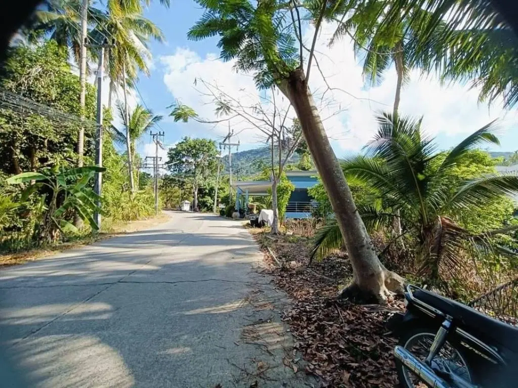 
    Land next to Santiburi golf course
  