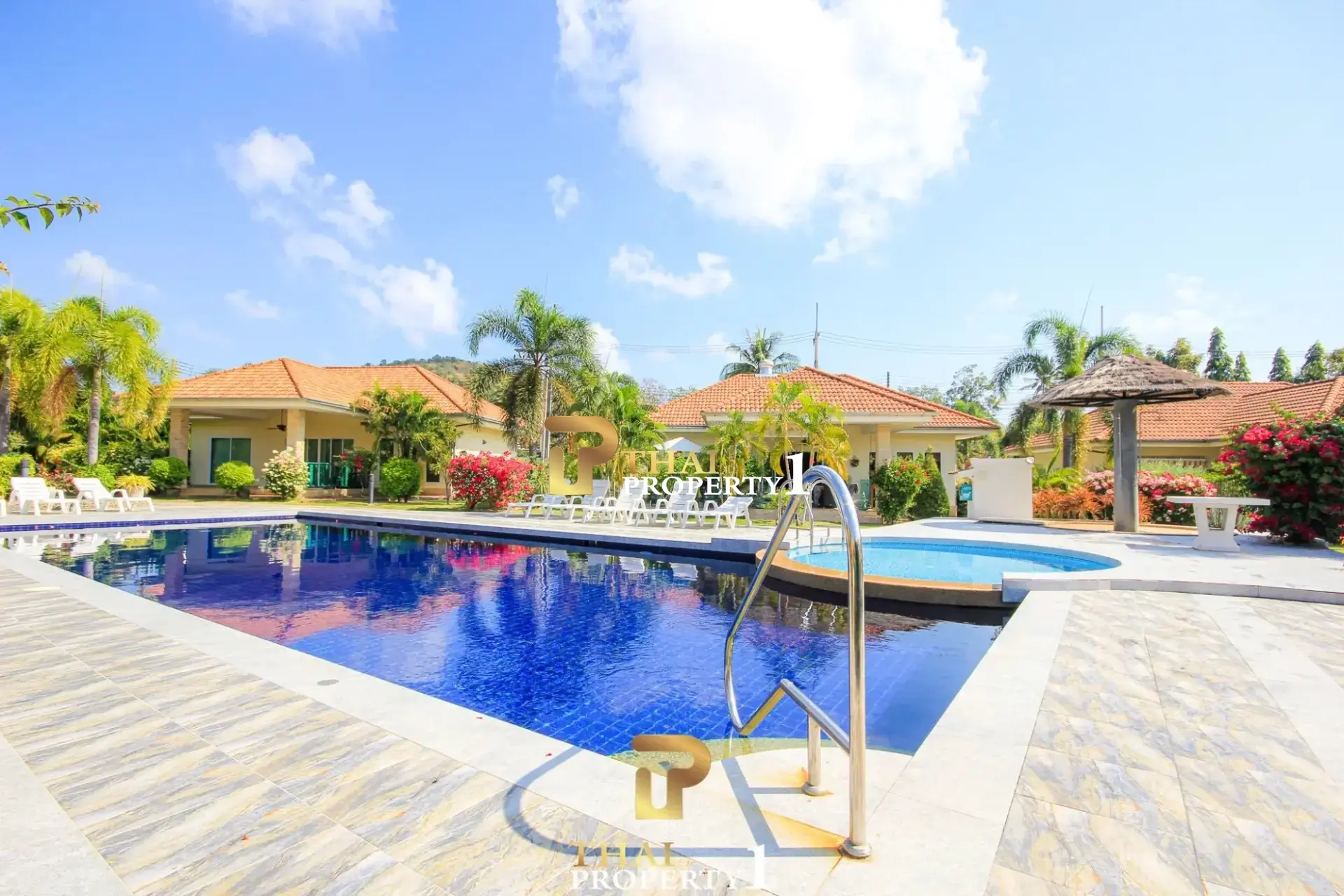 Pineapple Village, Hua Hin