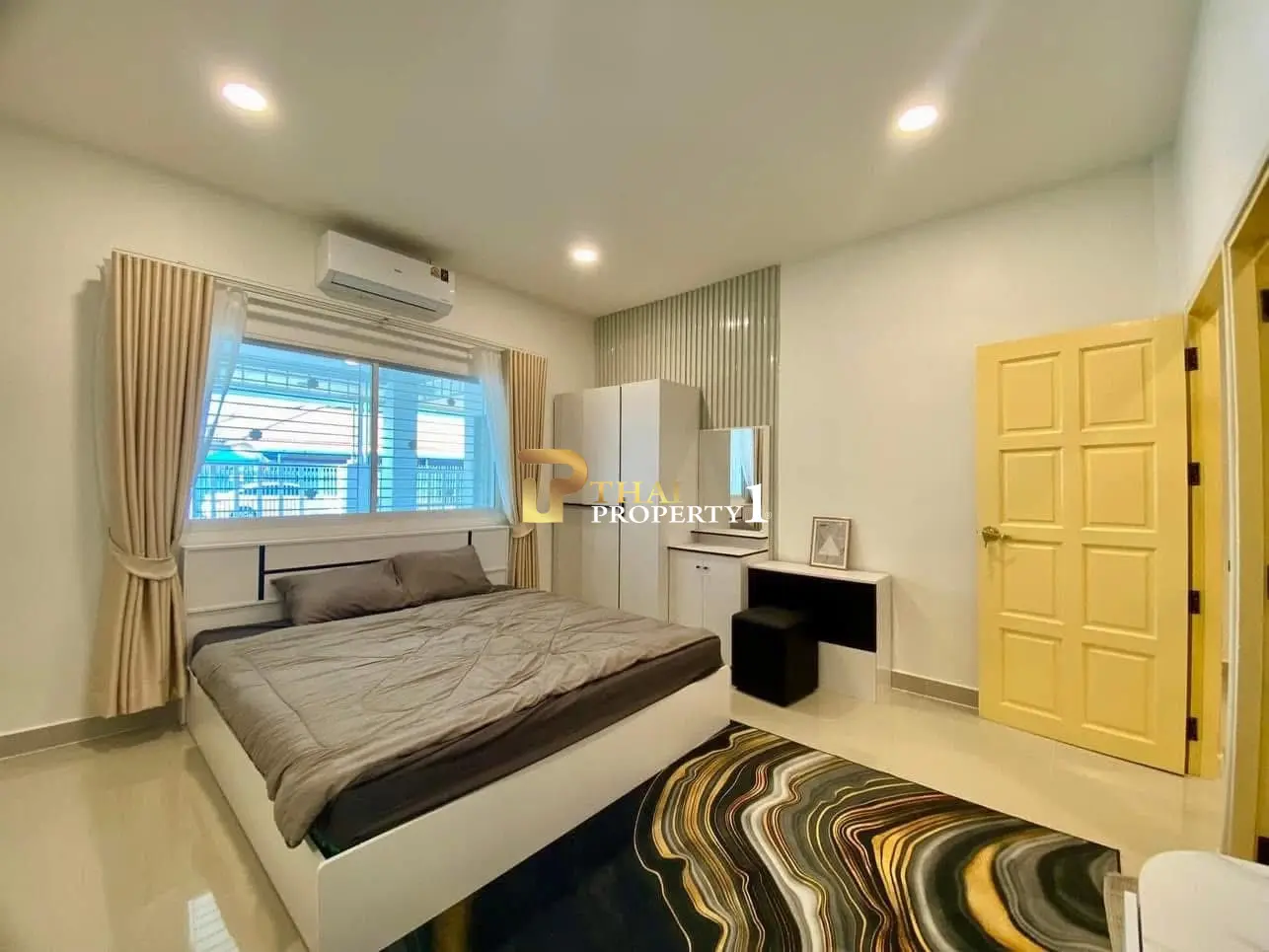 Comfortable Single-Story 3-Bedroom Villa with Covered Patio and Carport in Nong Prue, Pattaya