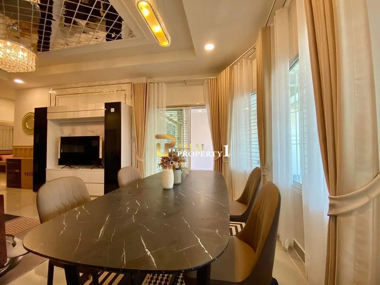 Comfortable Single-Story 3-Bedroom Villa with Covered Patio and Carport in Nong Prue, Pattaya