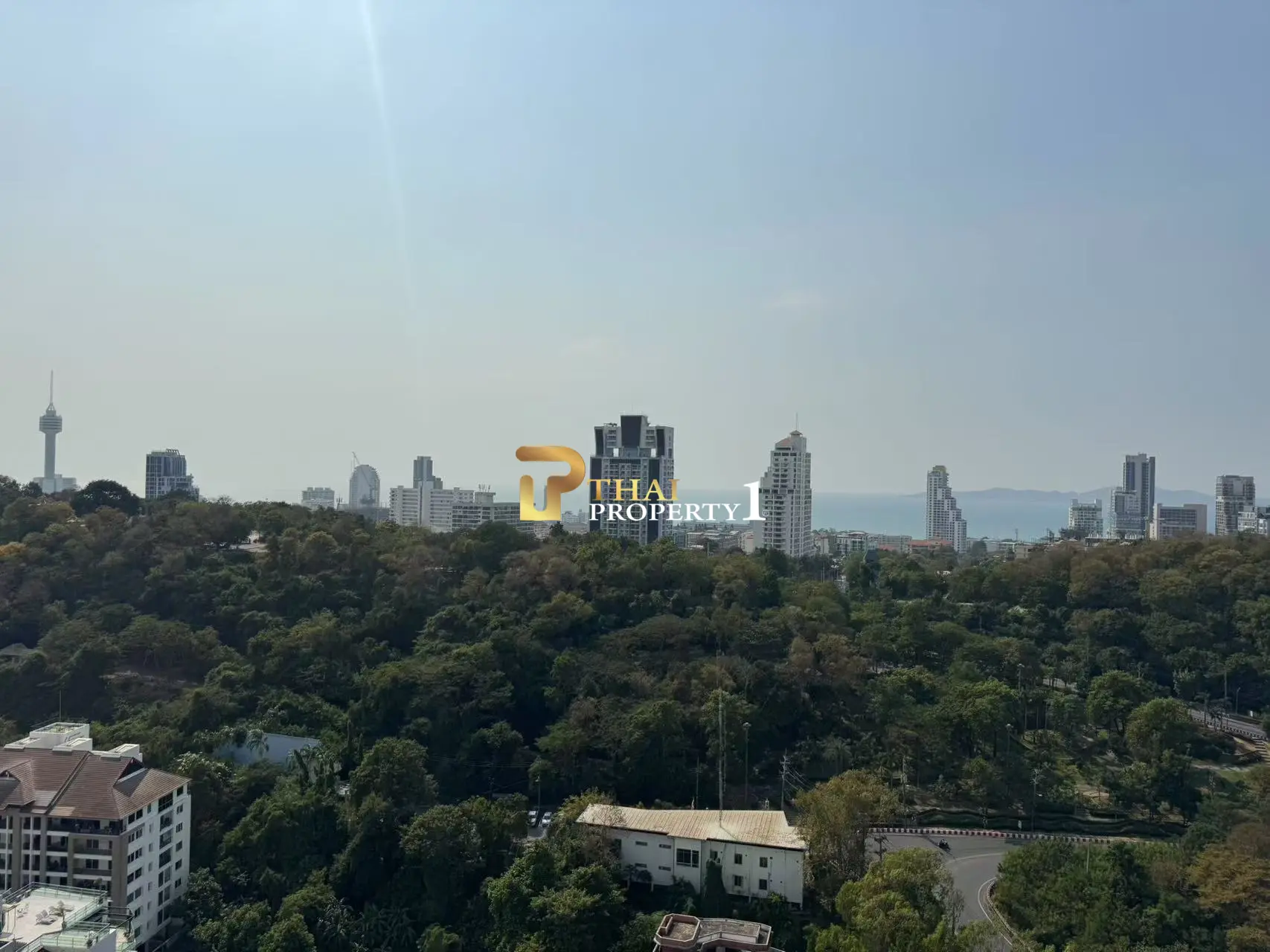 29th Floor 1-Bedroom Condo with Balcony and City Views AT Unixx South Pattaya Nong Prue, Pattaya