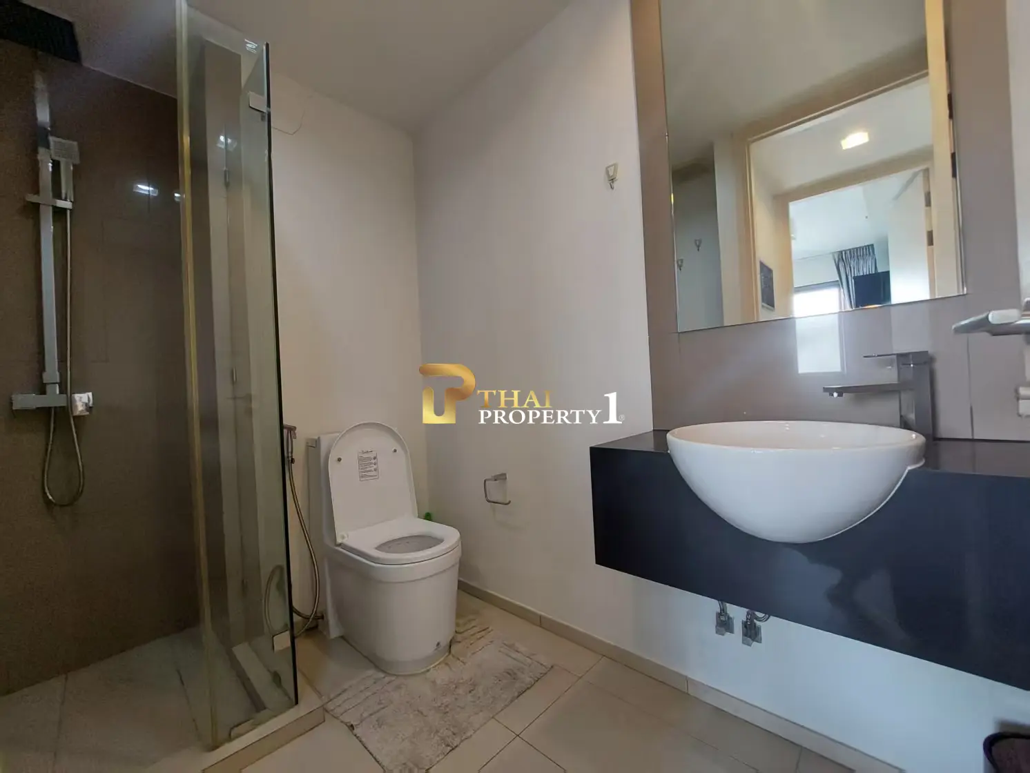 29th Floor 1-Bedroom Condo with Balcony and City Views AT Unixx South Pattaya Nong Prue, Pattaya