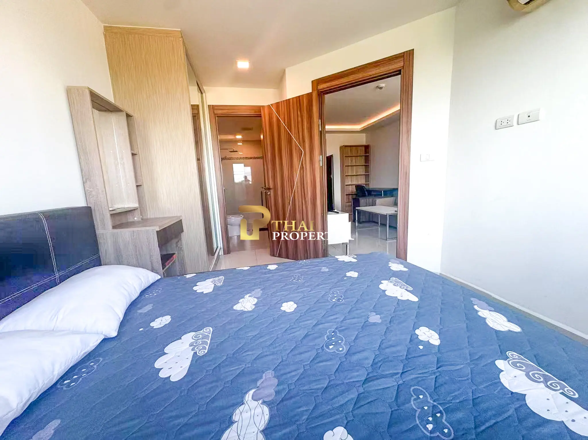 Cozy 1-Bedroom Foreigner Unit Condo with Balcony At Laguna Beach Resort 3 Maldives Jomtien Pattaya