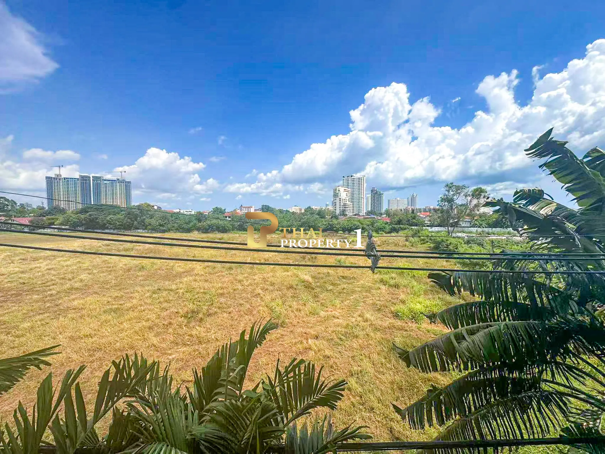 Cozy 1-Bedroom Foreigner Unit Condo with Balcony At Laguna Beach Resort 3 Maldives Jomtien Pattaya