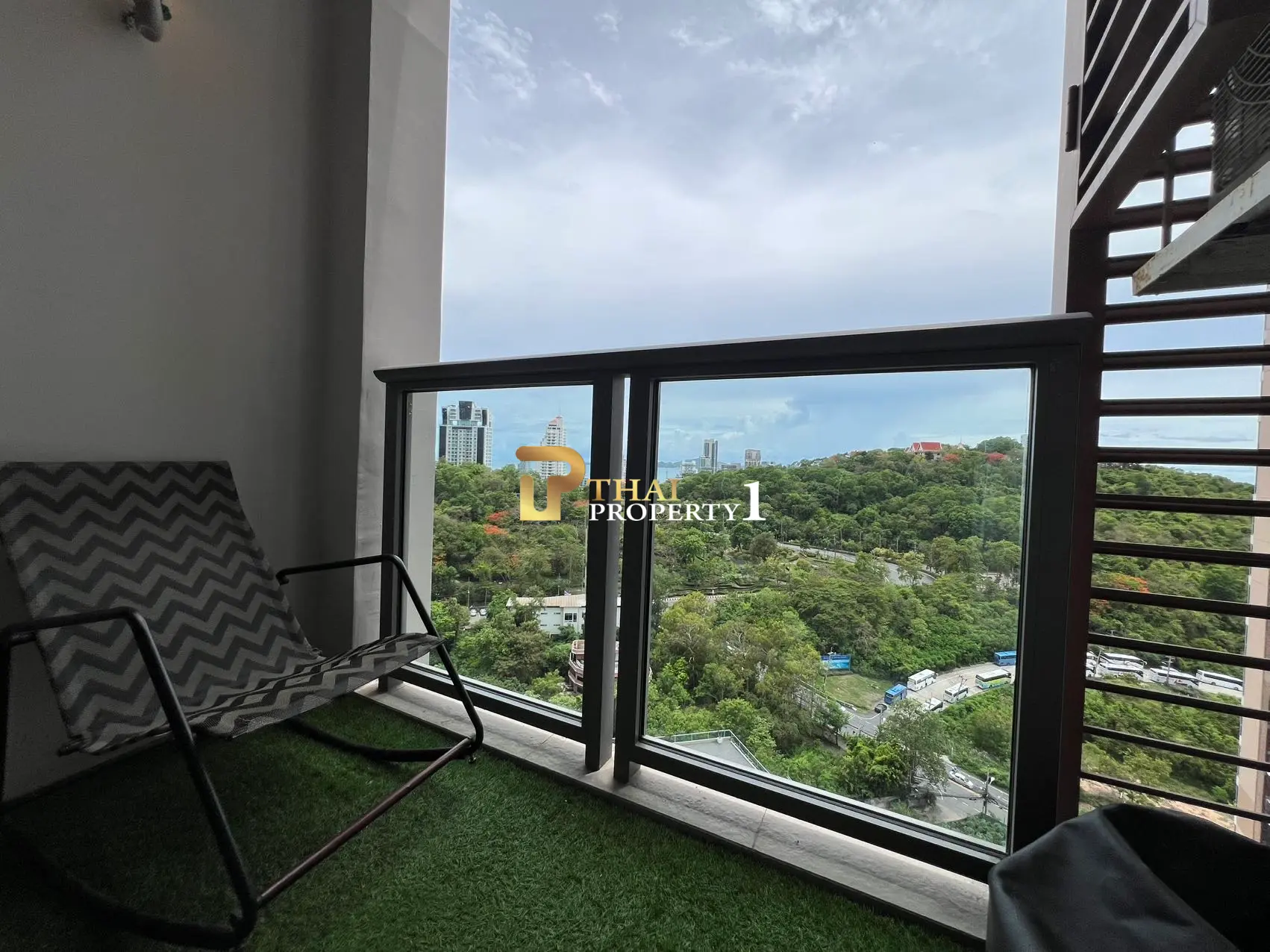 Cozy 1-Bedroom Condo with City View At Unixx Condo South Pattaya