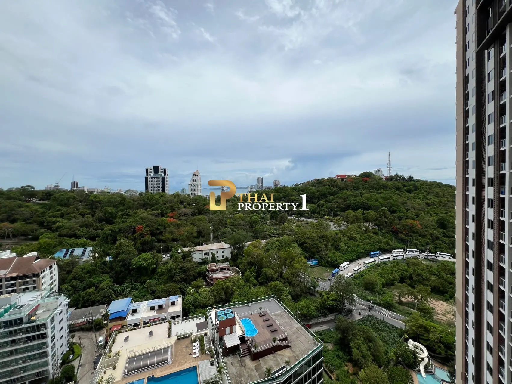 Cozy 1-Bedroom Condo with City View At Unixx Condo South Pattaya