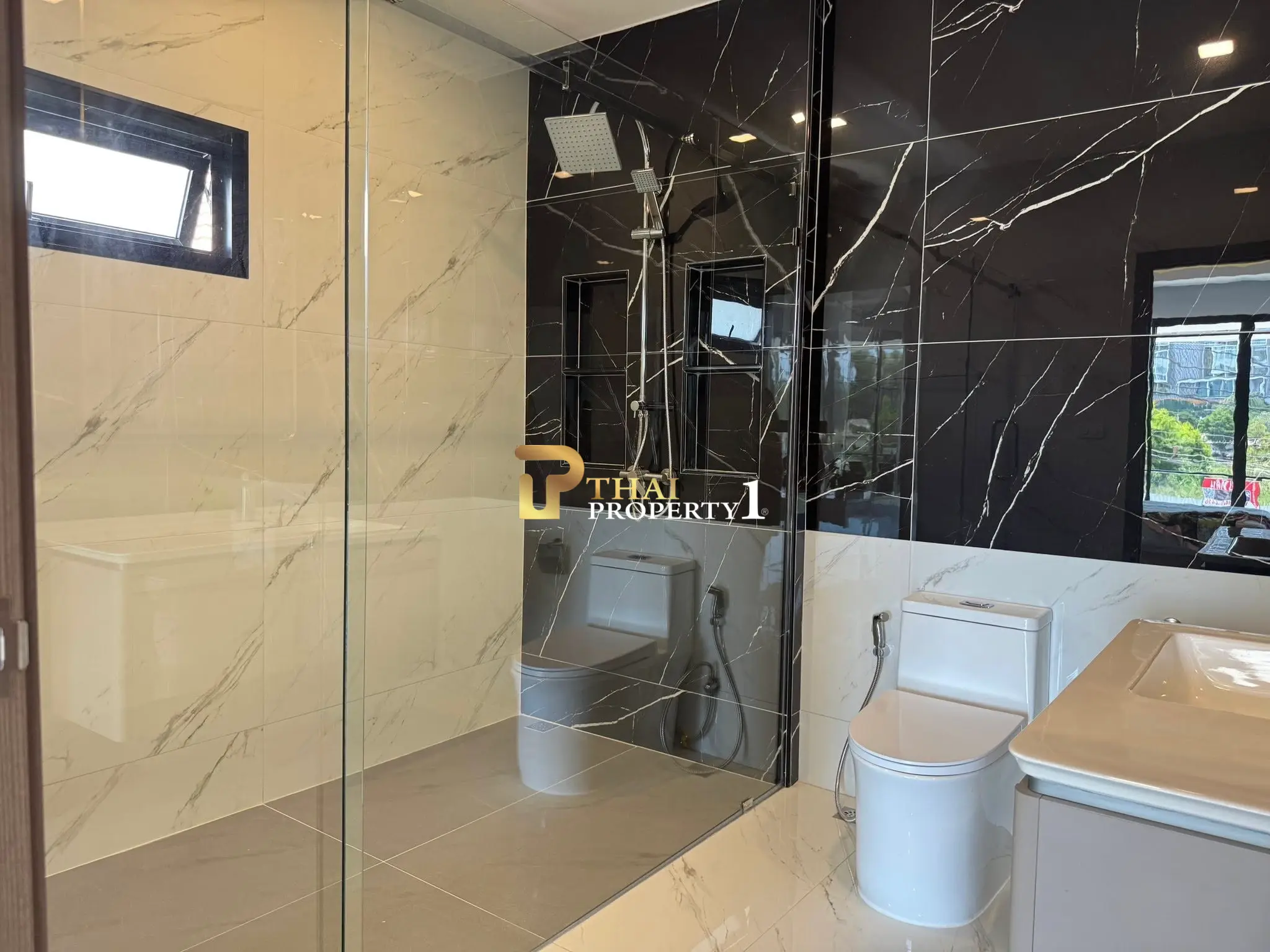 Spacious 6-Bedroom Villa with Modern Touches Just Minutes from Jomtien Beach