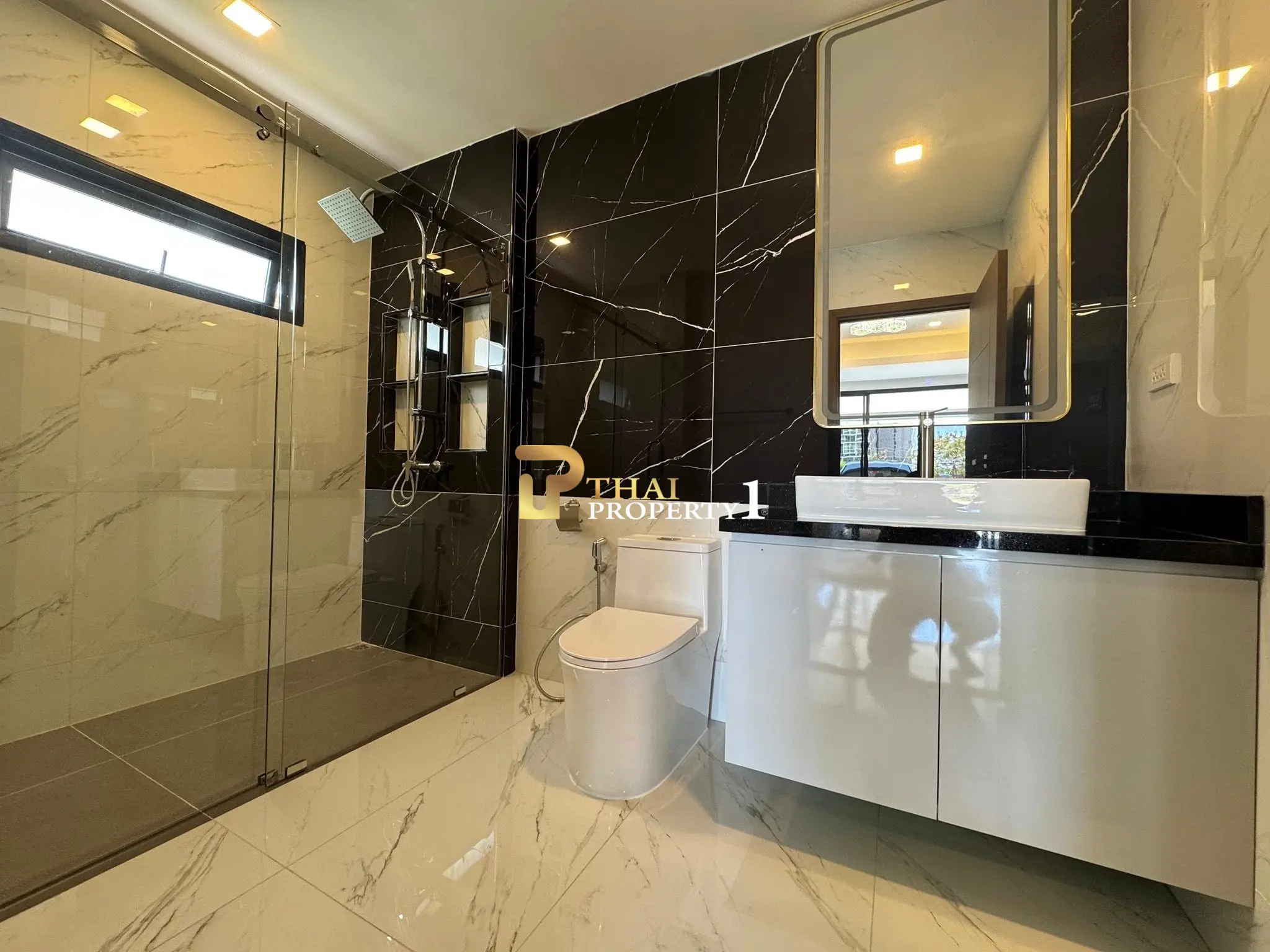 Spacious 6-Bedroom Villa with Modern Touches Just Minutes from Jomtien Beach