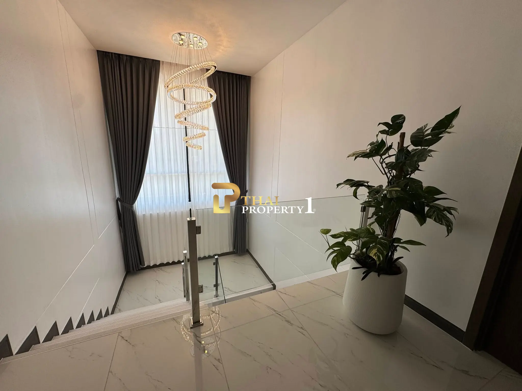 Spacious 6-Bedroom Villa with Modern Touches Just Minutes from Jomtien Beach