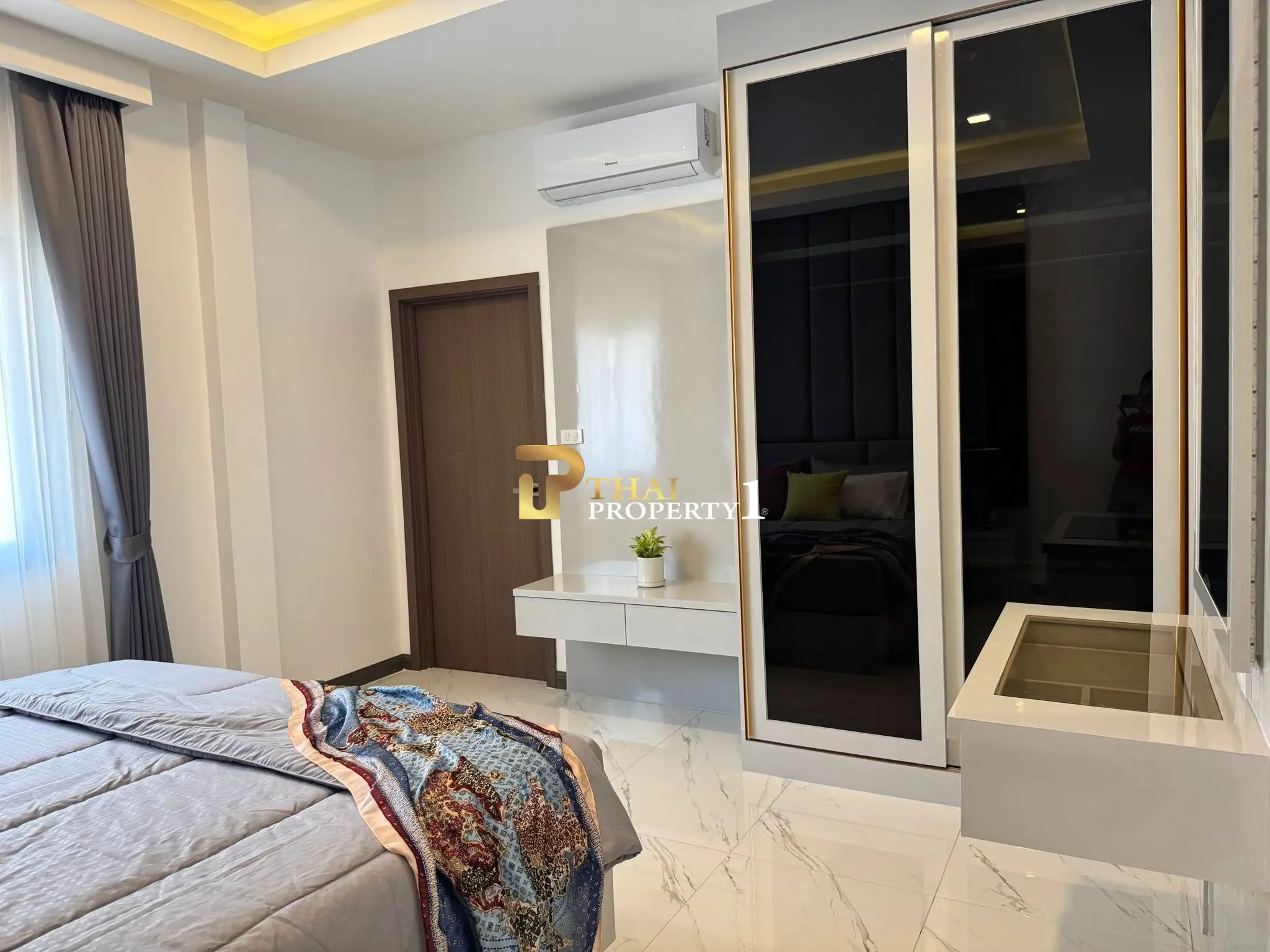 Spacious 6-Bedroom Villa with Modern Touches Just Minutes from Jomtien Beach