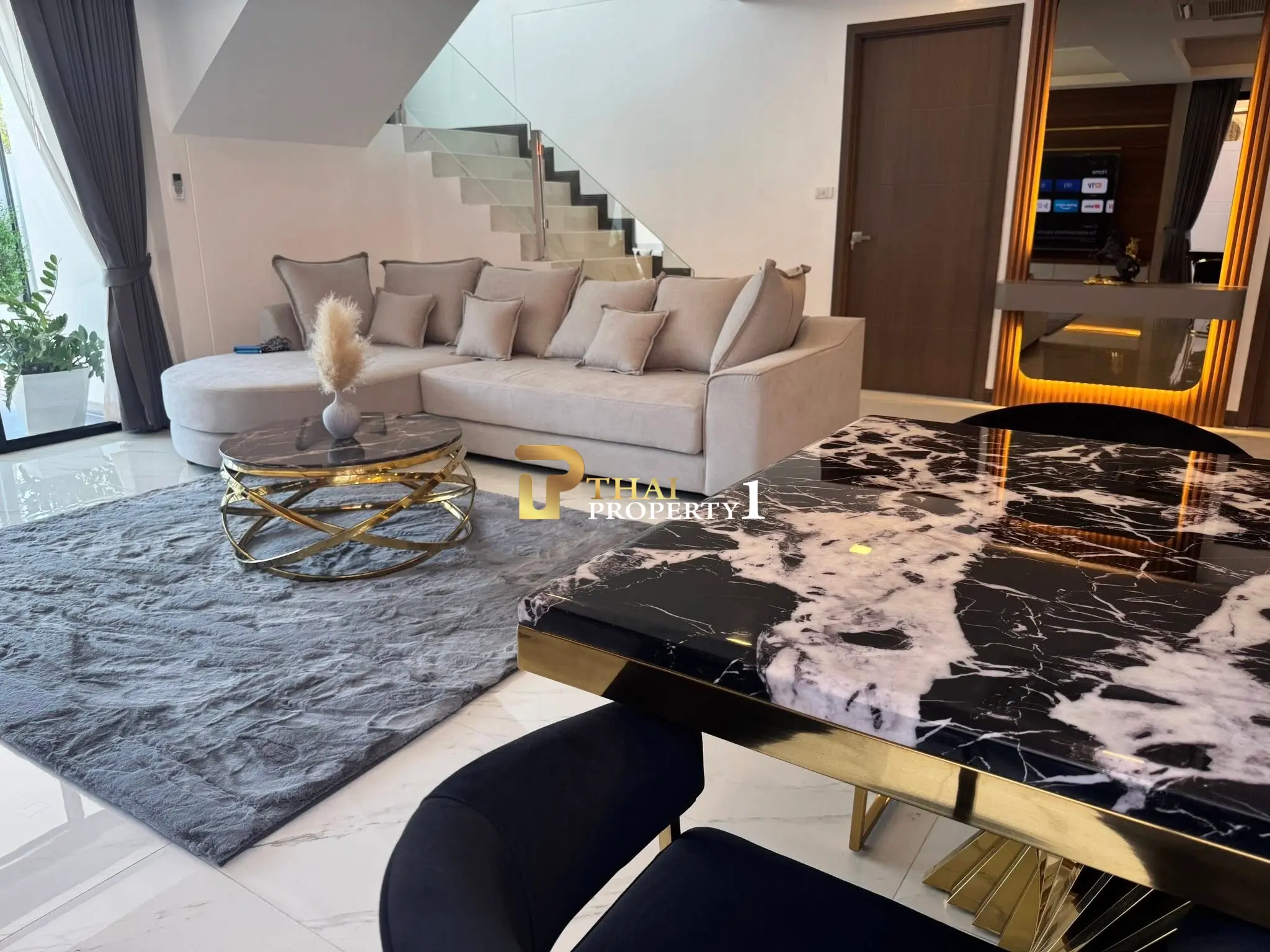 Spacious 6-Bedroom Villa with Modern Touches Just Minutes from Jomtien Beach