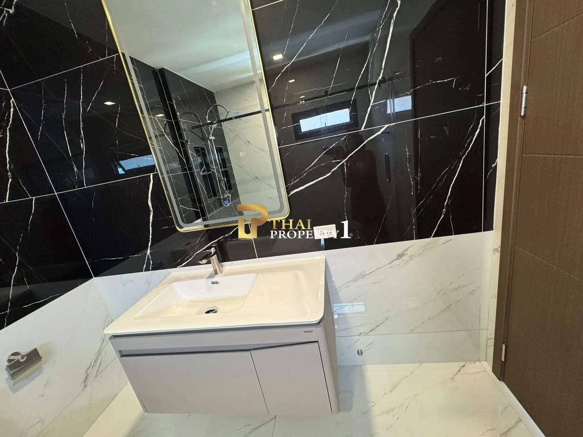 Spacious 6-Bedroom Villa with Modern Touches Just Minutes from Jomtien Beach