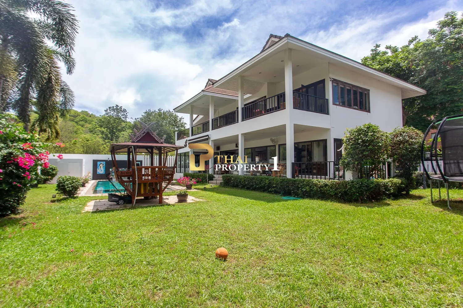 Central 3-Bedroom Private Pool Villa in Hua Hin Soi 88