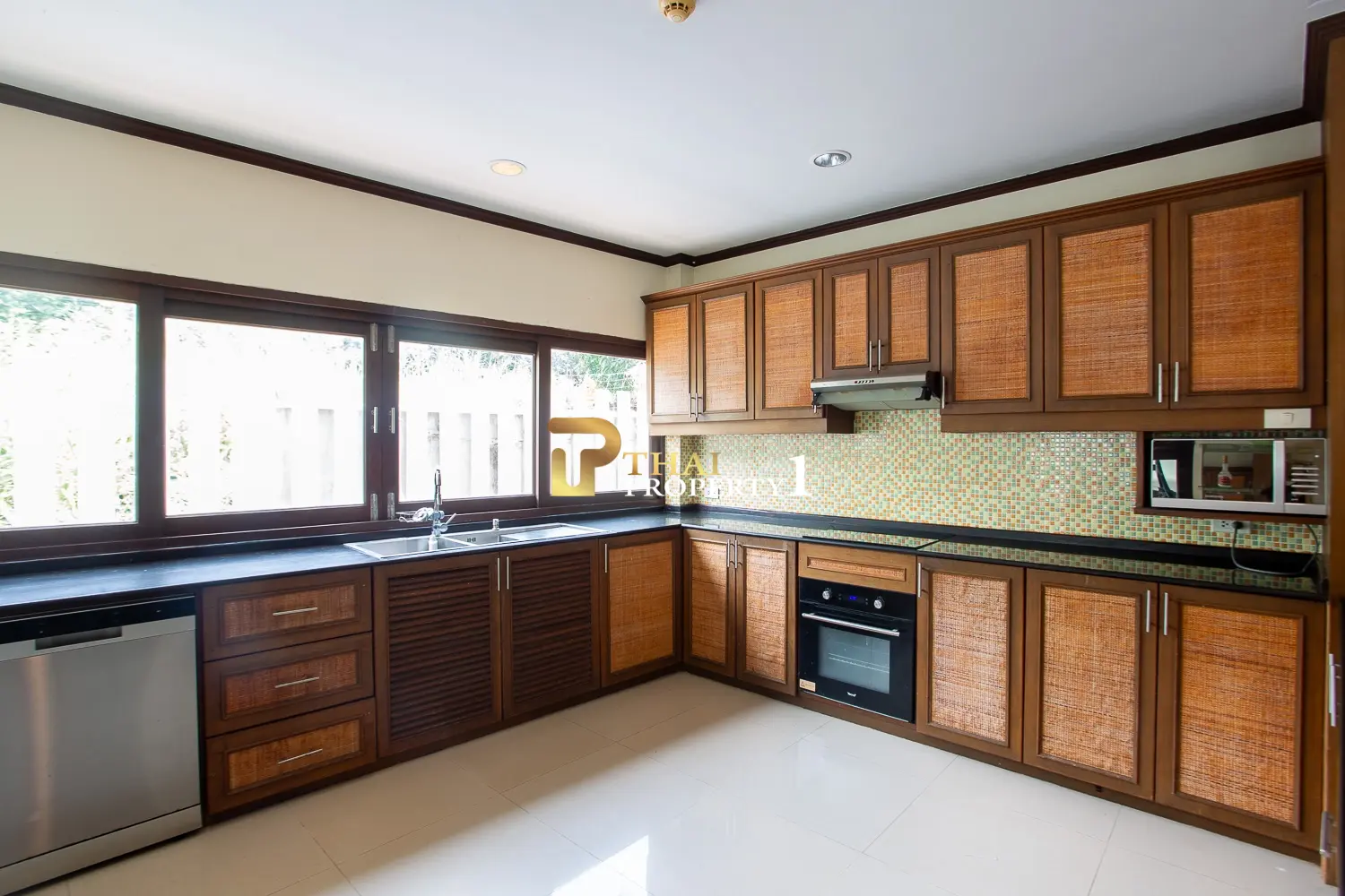 Central 3-Bedroom Private Pool Villa in Hua Hin Soi 88