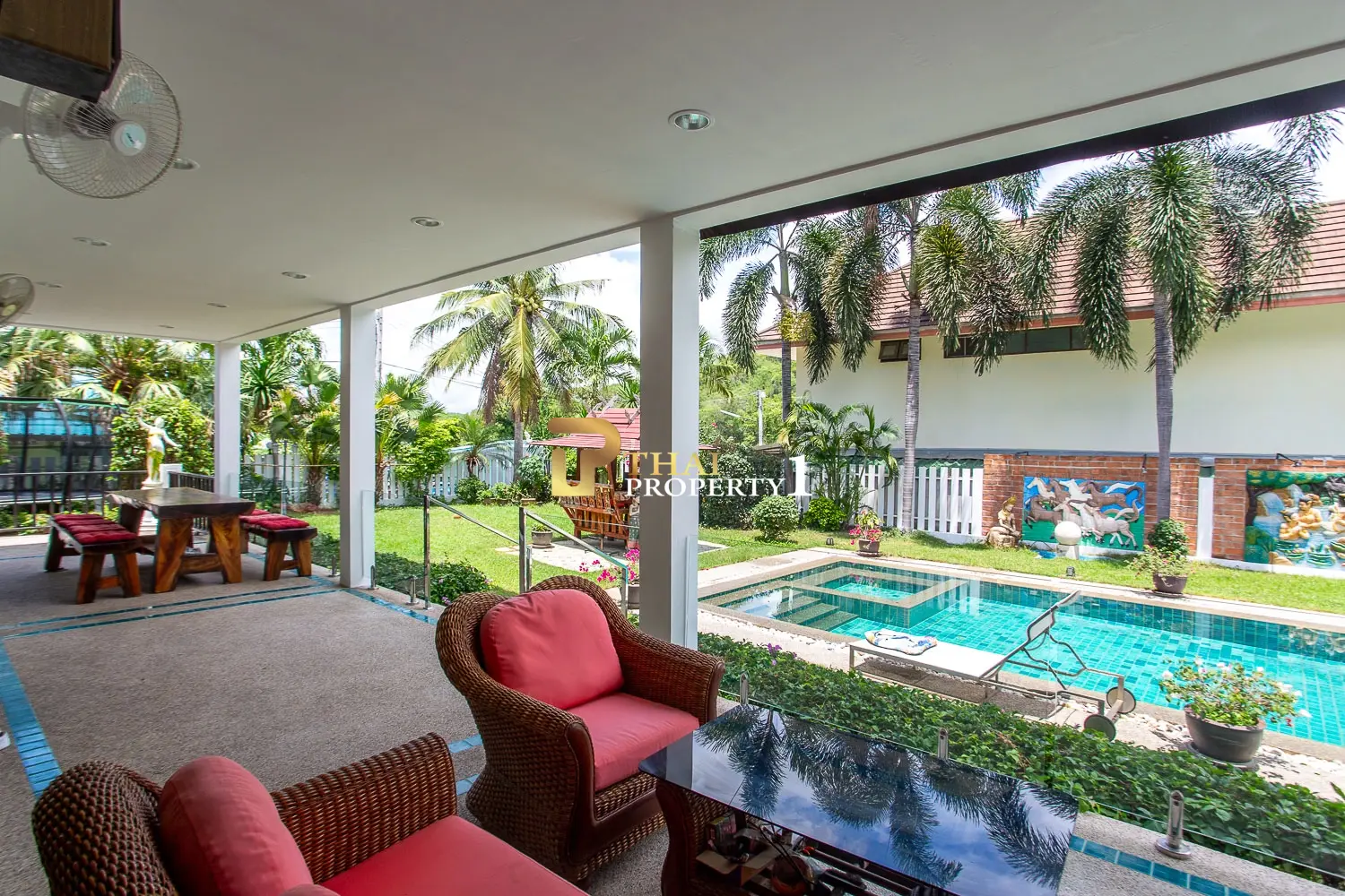 Central 3-Bedroom Private Pool Villa in Hua Hin Soi 88