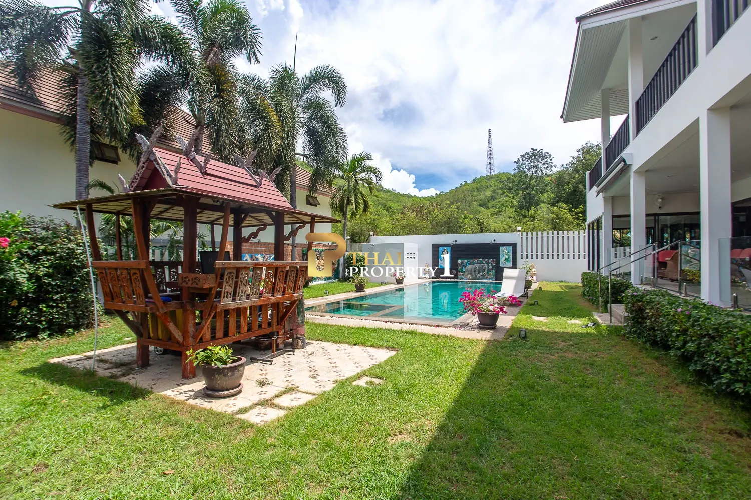 Central 3-Bedroom Private Pool Villa in Hua Hin Soi 88