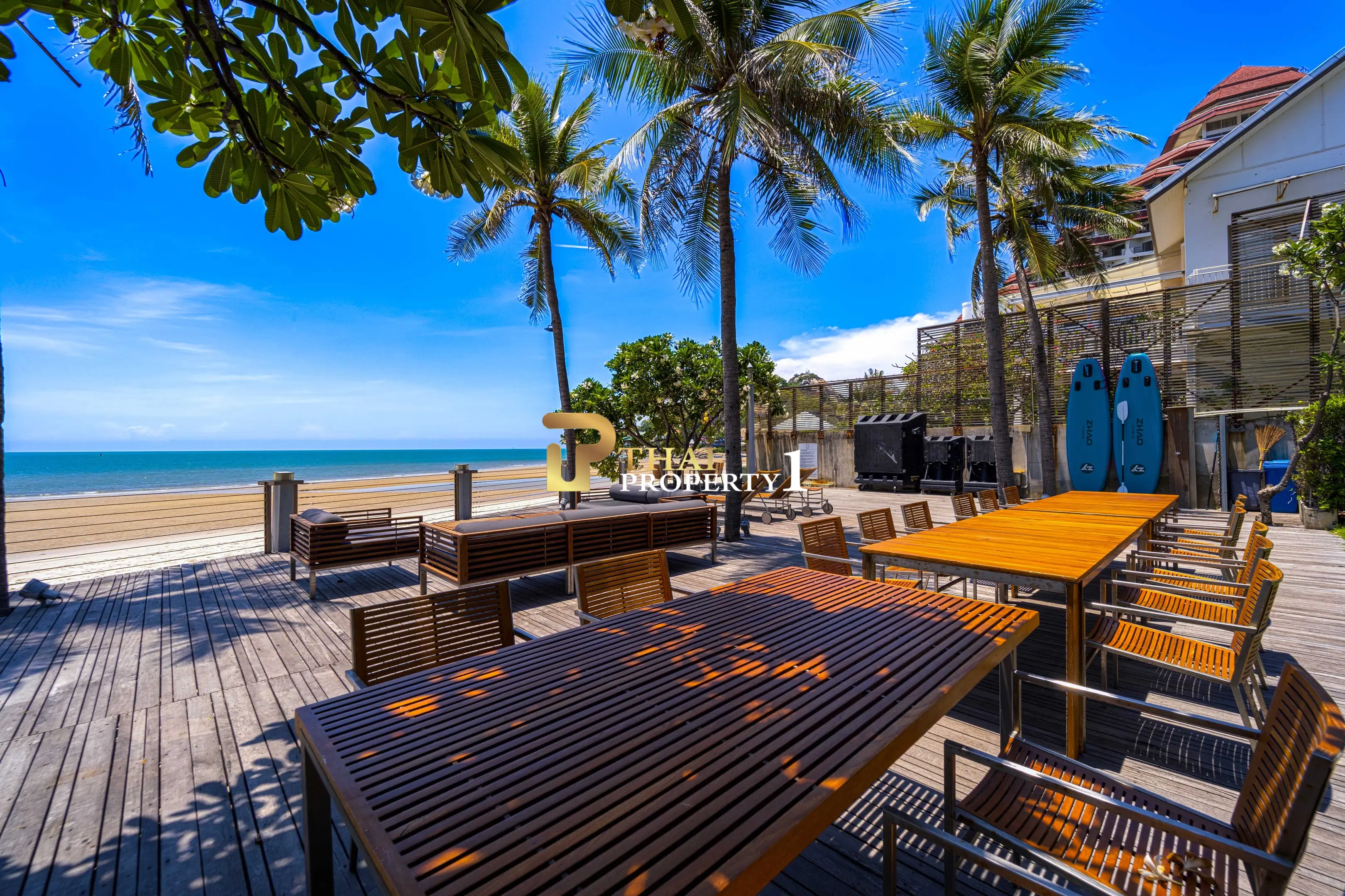 Hua Hin Beach - 5-Bedroom Beach Front Resort Style Villa In Town