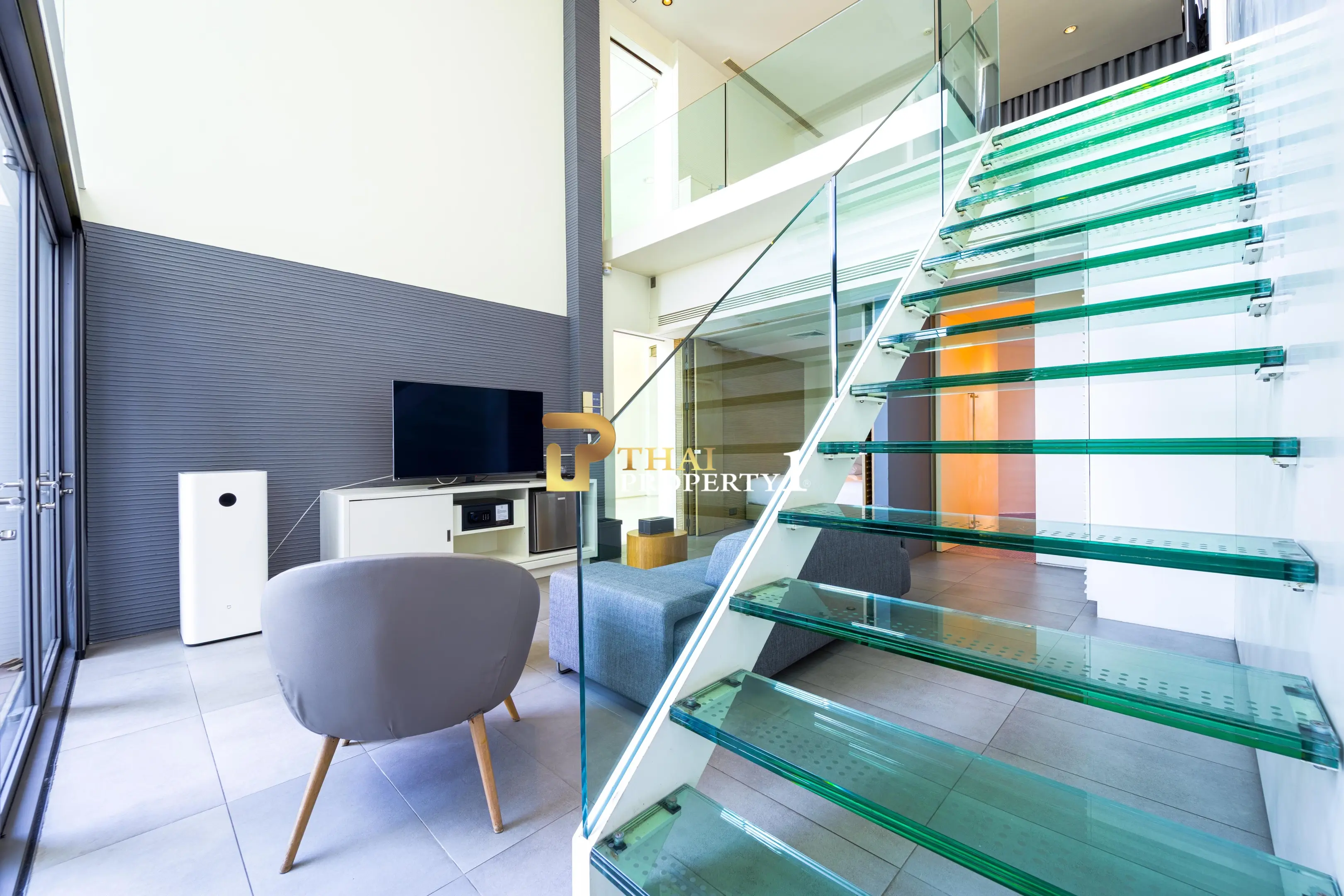 Hua Hin Beach - 5-Bedroom Beach Front Resort Style Villa In Town