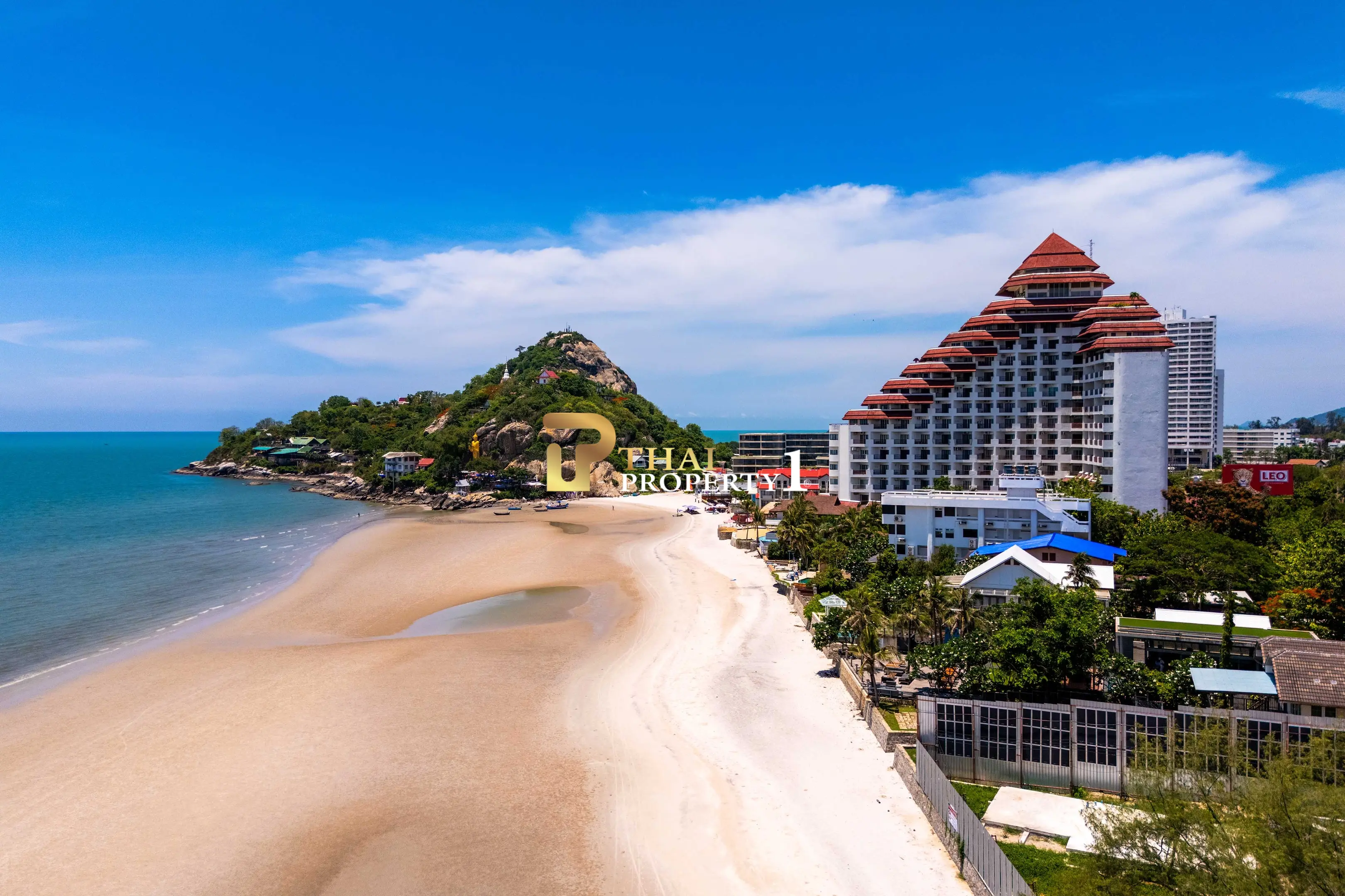 Hua Hin Beach - 5-Bedroom Beach Front Resort Style Villa In Town
