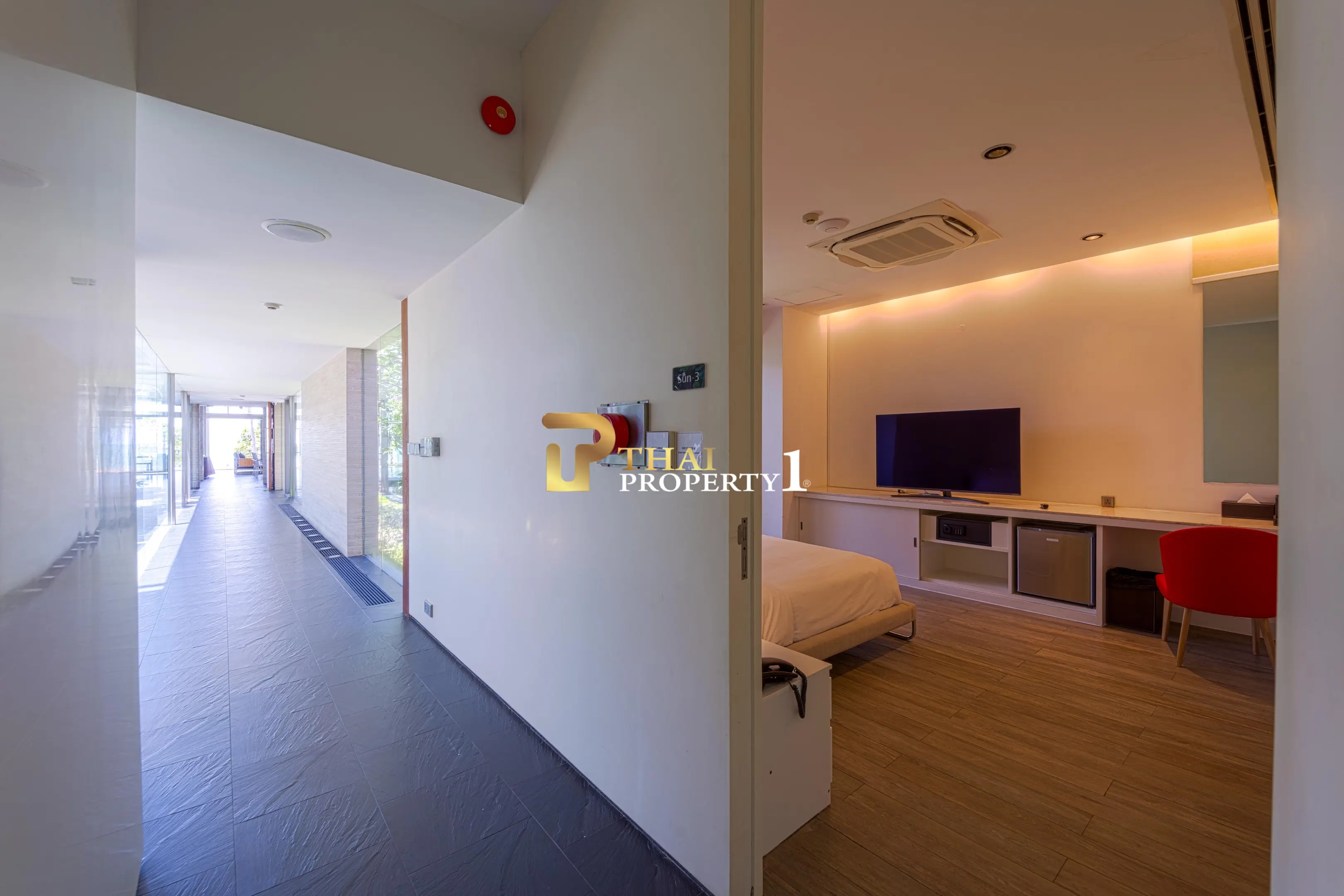 Hua Hin Beach - 5-Bedroom Beach Front Resort Style Villa In Town