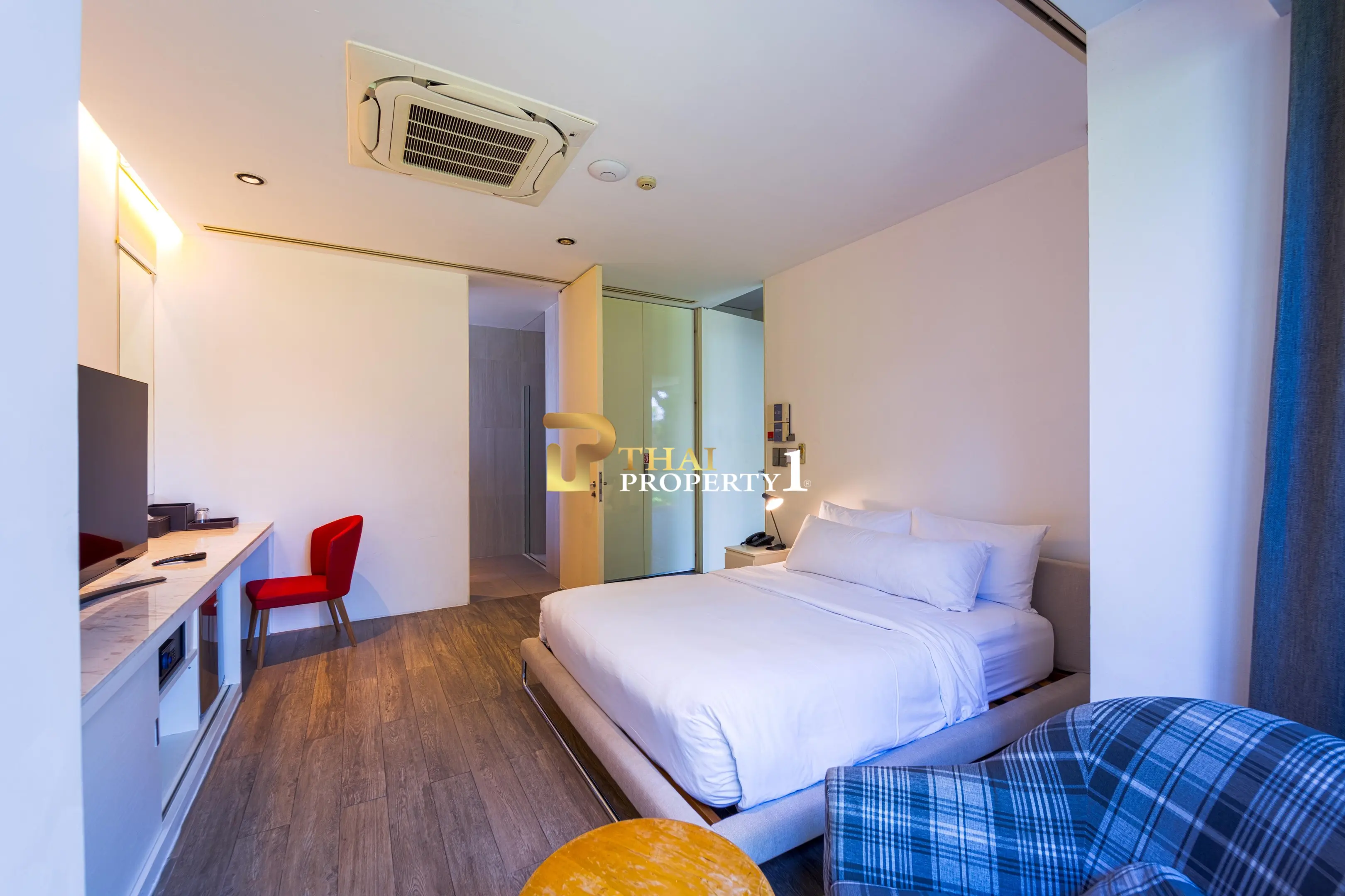 Hua Hin Beach - 5-Bedroom Beach Front Resort Style Villa In Town