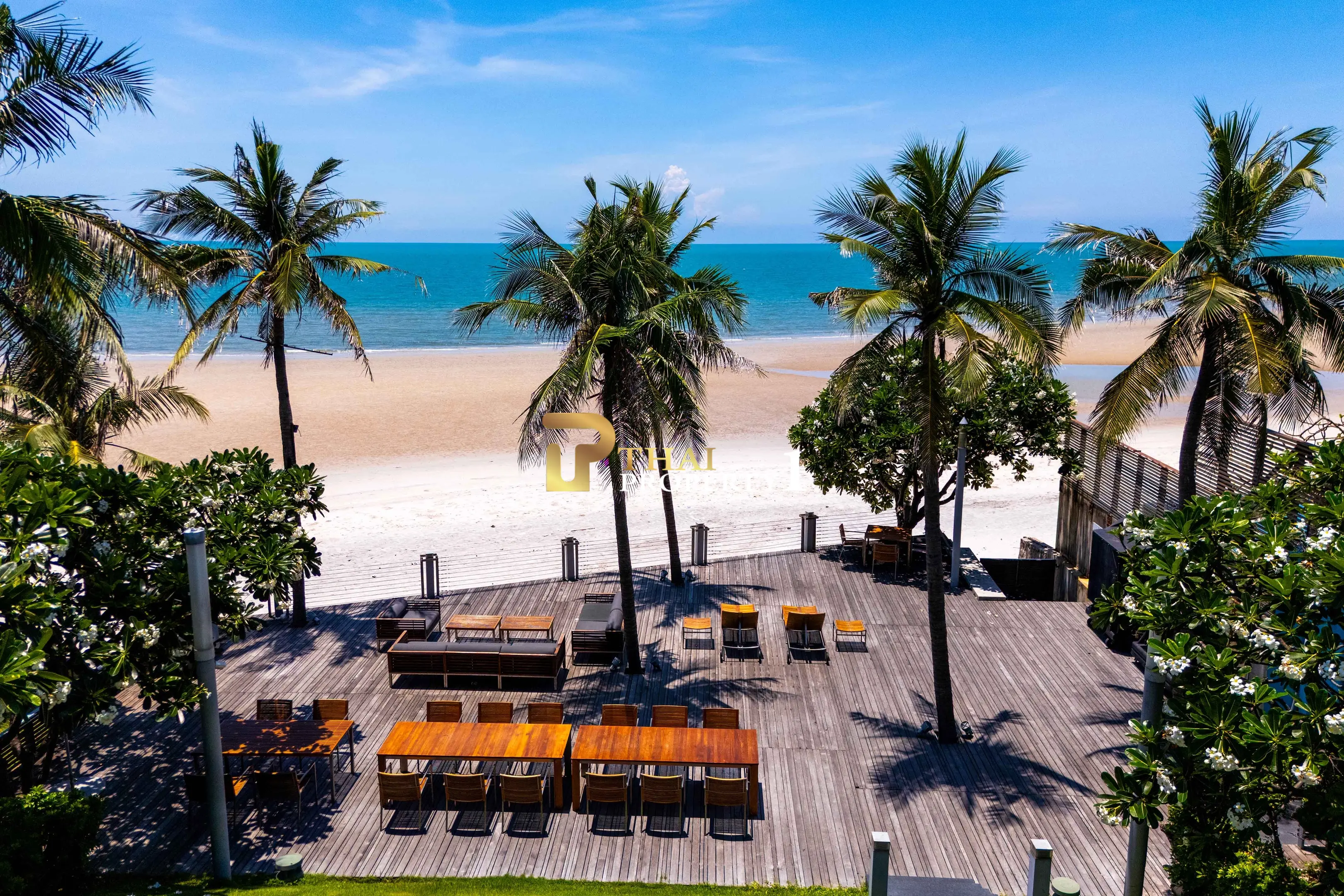 Hua Hin Beach - 5-Bedroom Beach Front Resort Style Villa In Town