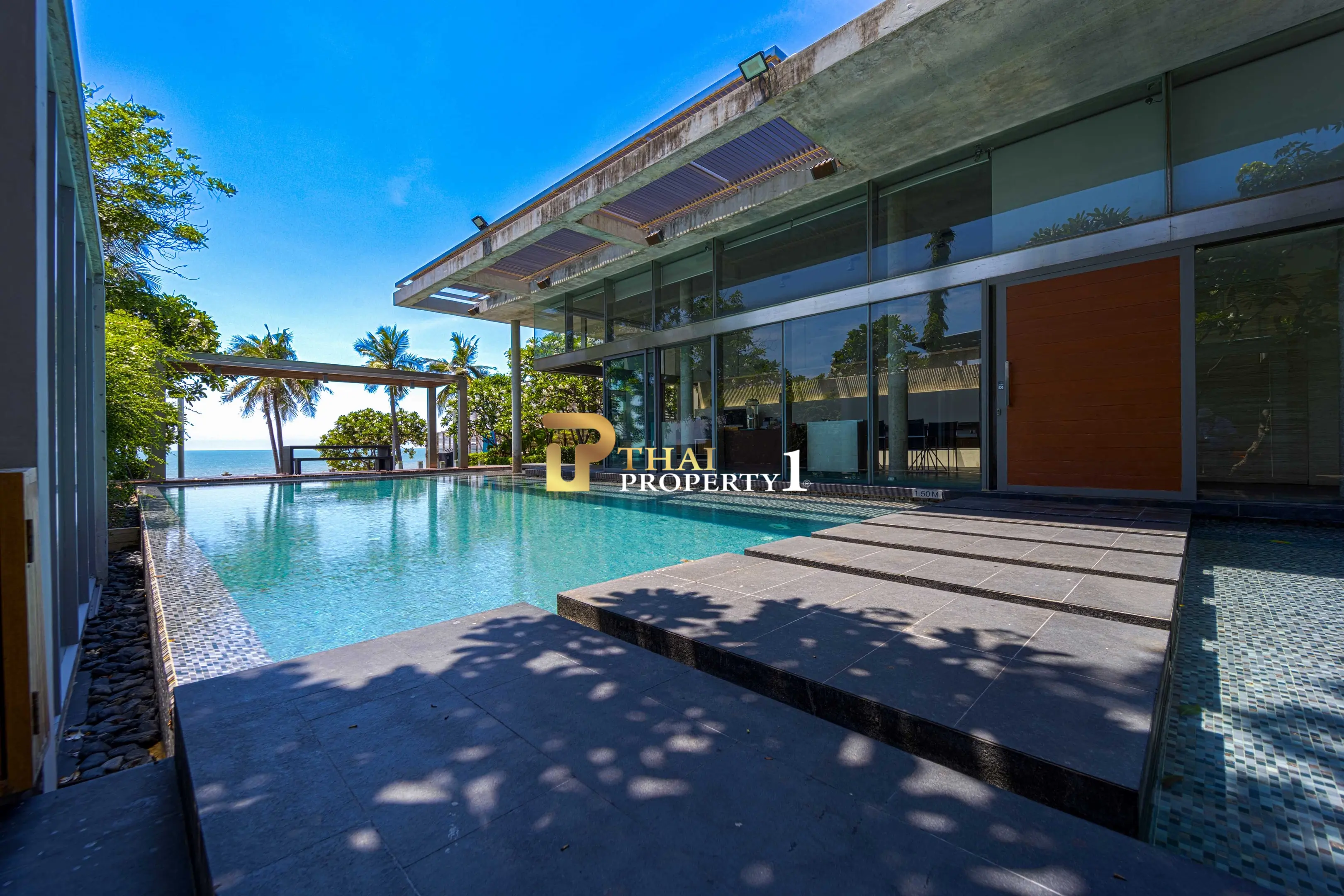 Hua Hin Beach - 5-Bedroom Beach Front Resort Style Villa In Town