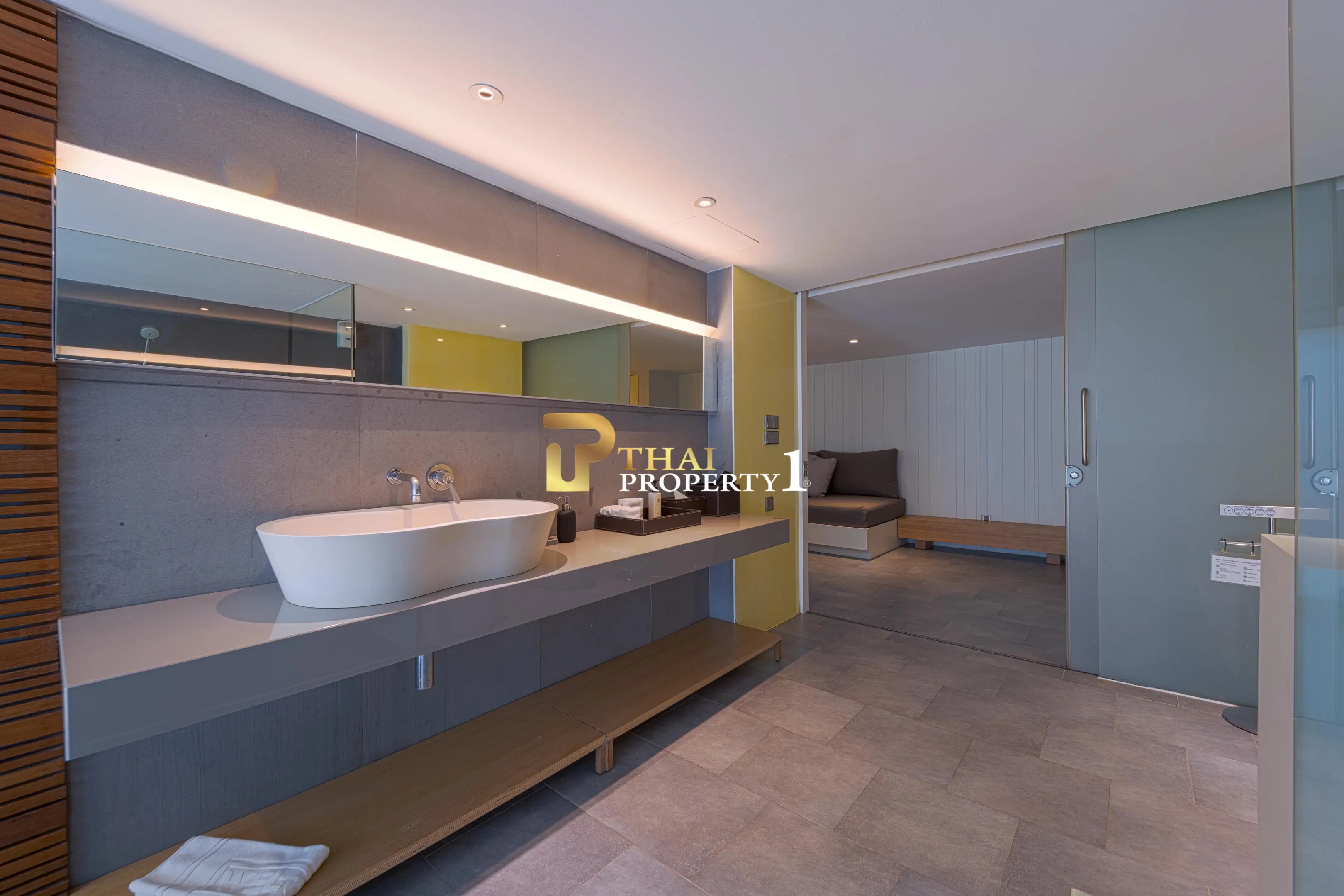 Hua Hin Beach - 5-Bedroom Beach Front Resort Style Villa In Town