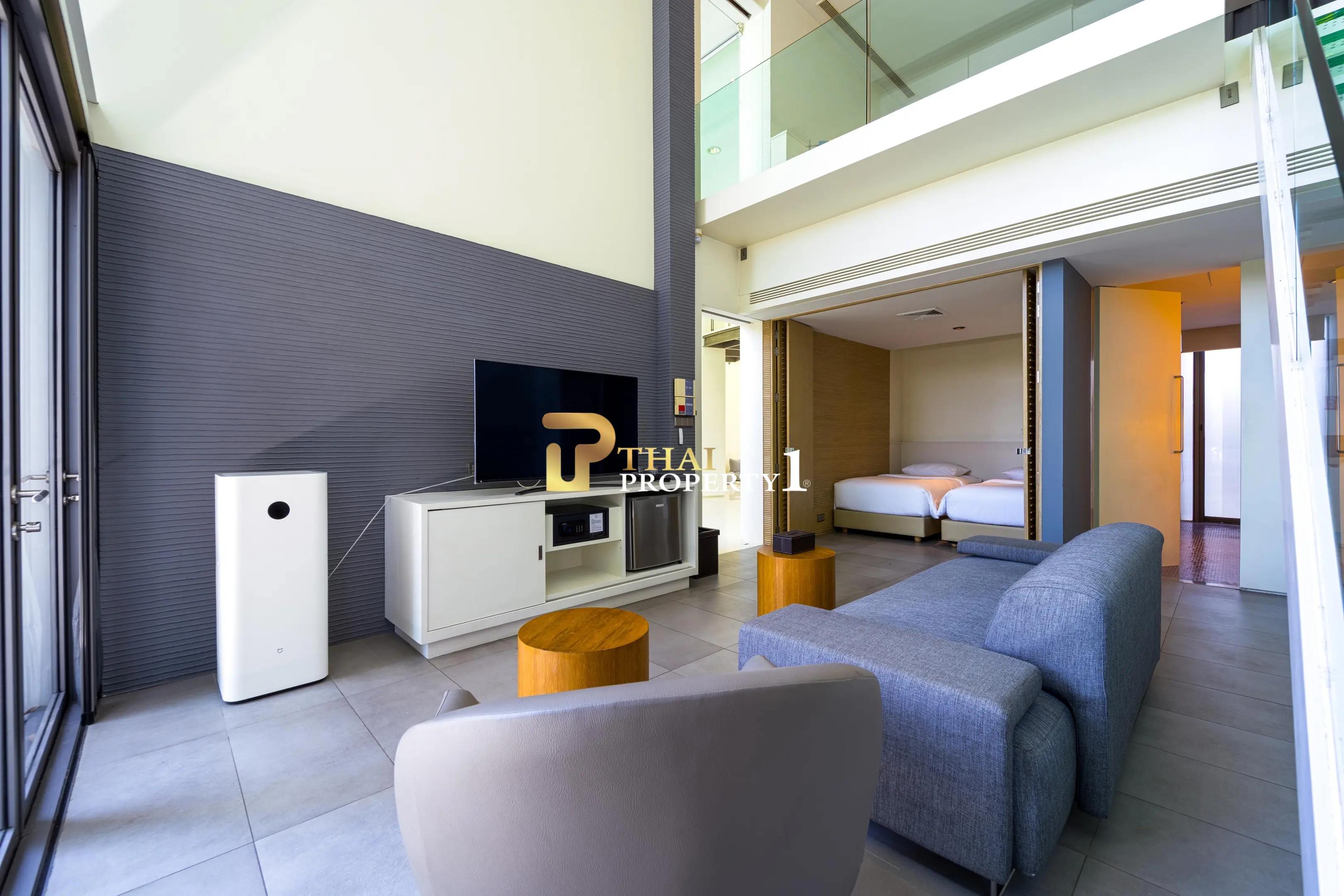 Hua Hin Beach - 5-Bedroom Beach Front Resort Style Villa In Town