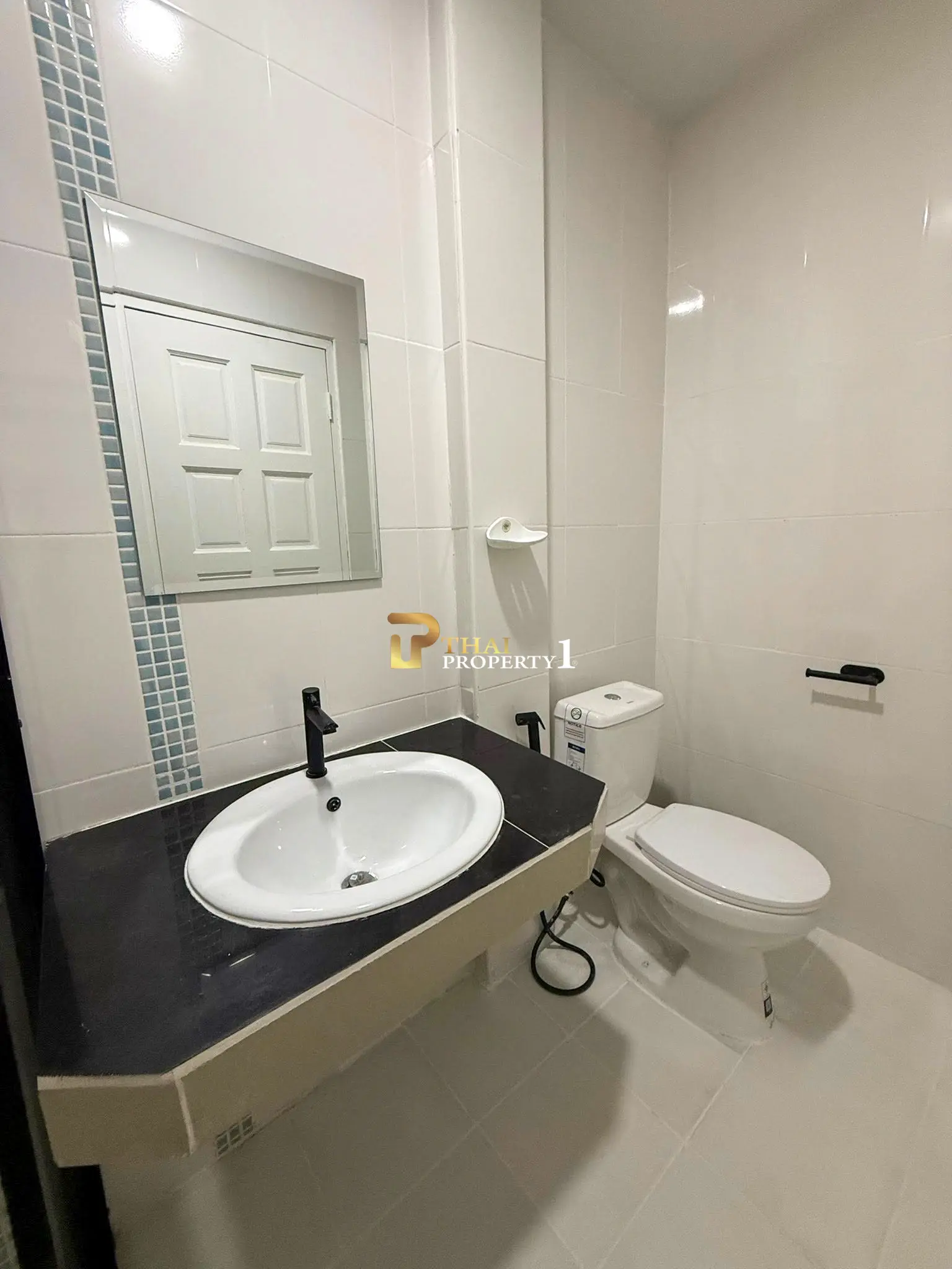 Charming 2-Bedroom Two-Story Townhuose in Nong Prue, Pattaya