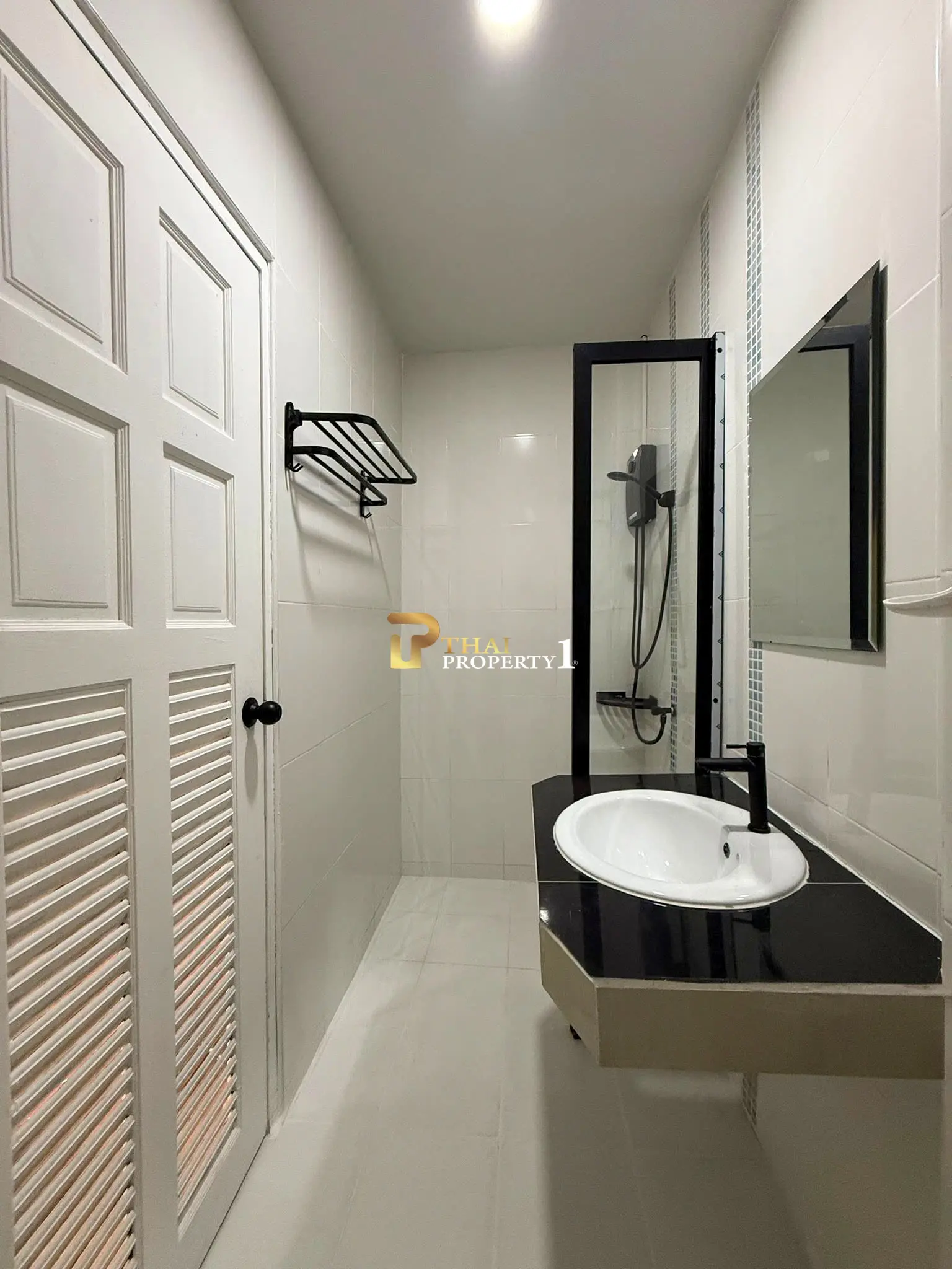 Charming 2-Bedroom Two-Story Townhuose in Nong Prue, Pattaya