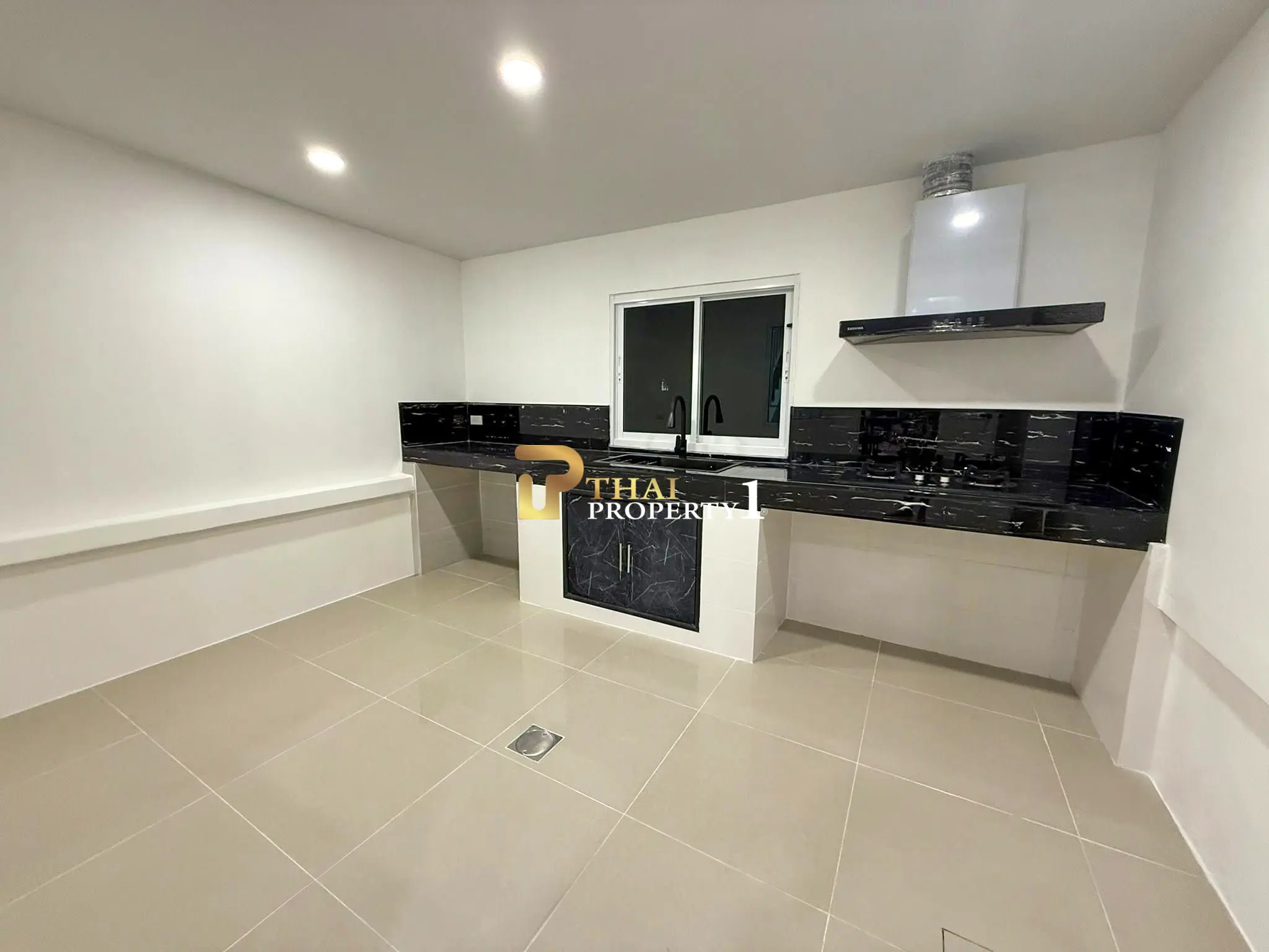 Charming 2-Bedroom Two-Story Townhuose in Nong Prue, Pattaya