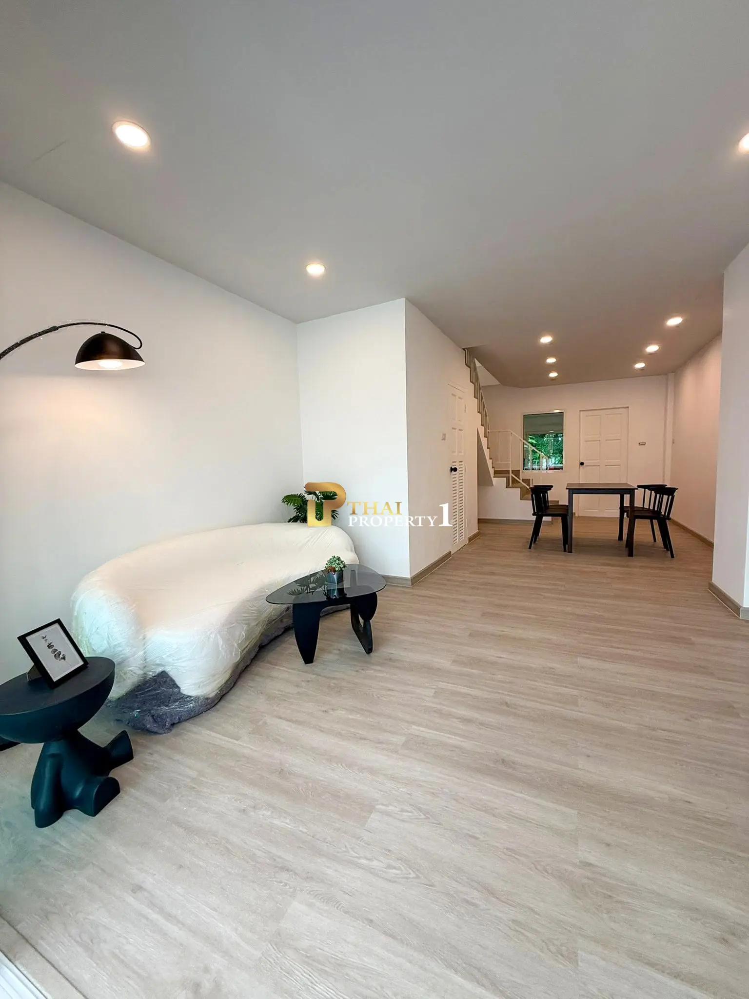 Charming 2-Bedroom Two-Story Townhuose in Nong Prue, Pattaya
