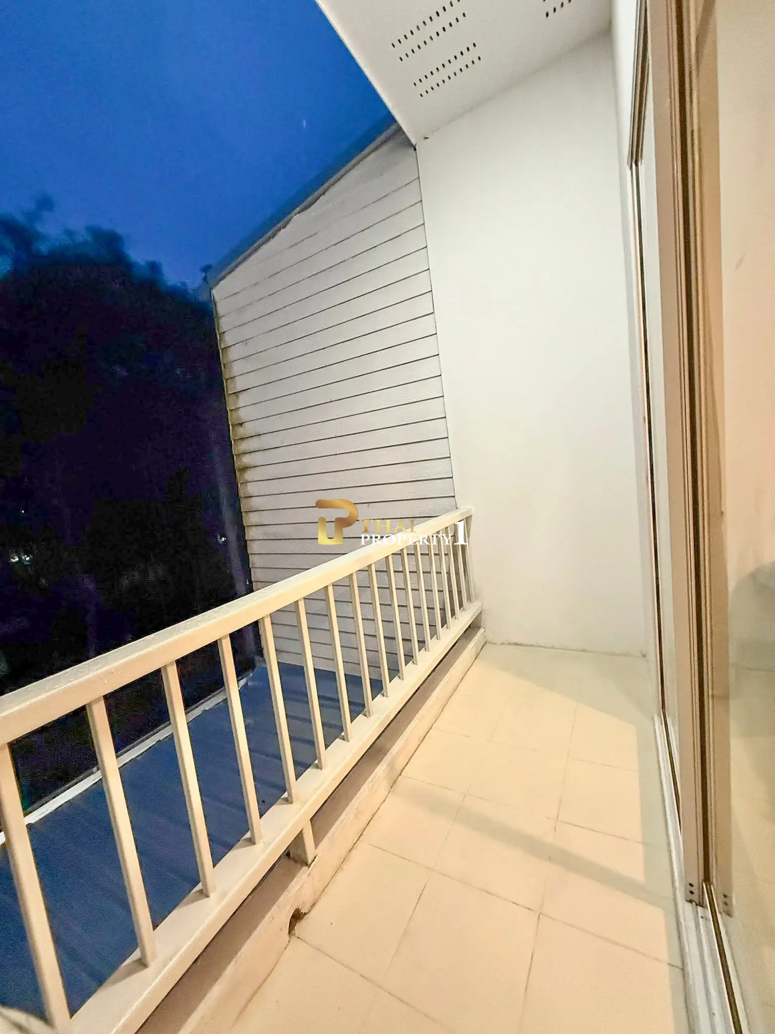 Charming 2-Bedroom Two-Story Townhuose in Nong Prue, Pattaya