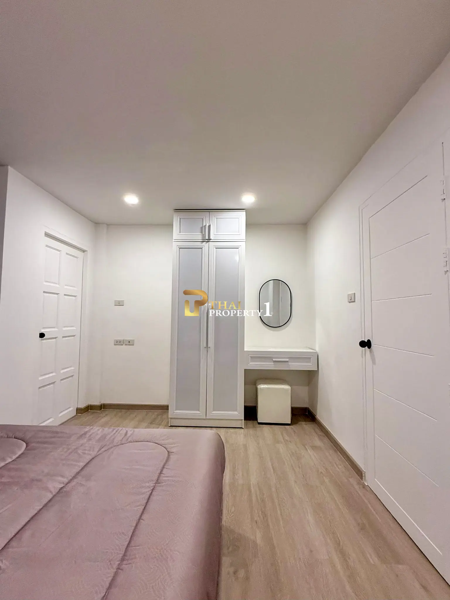 Charming 2-Bedroom Two-Story Townhuose in Nong Prue, Pattaya